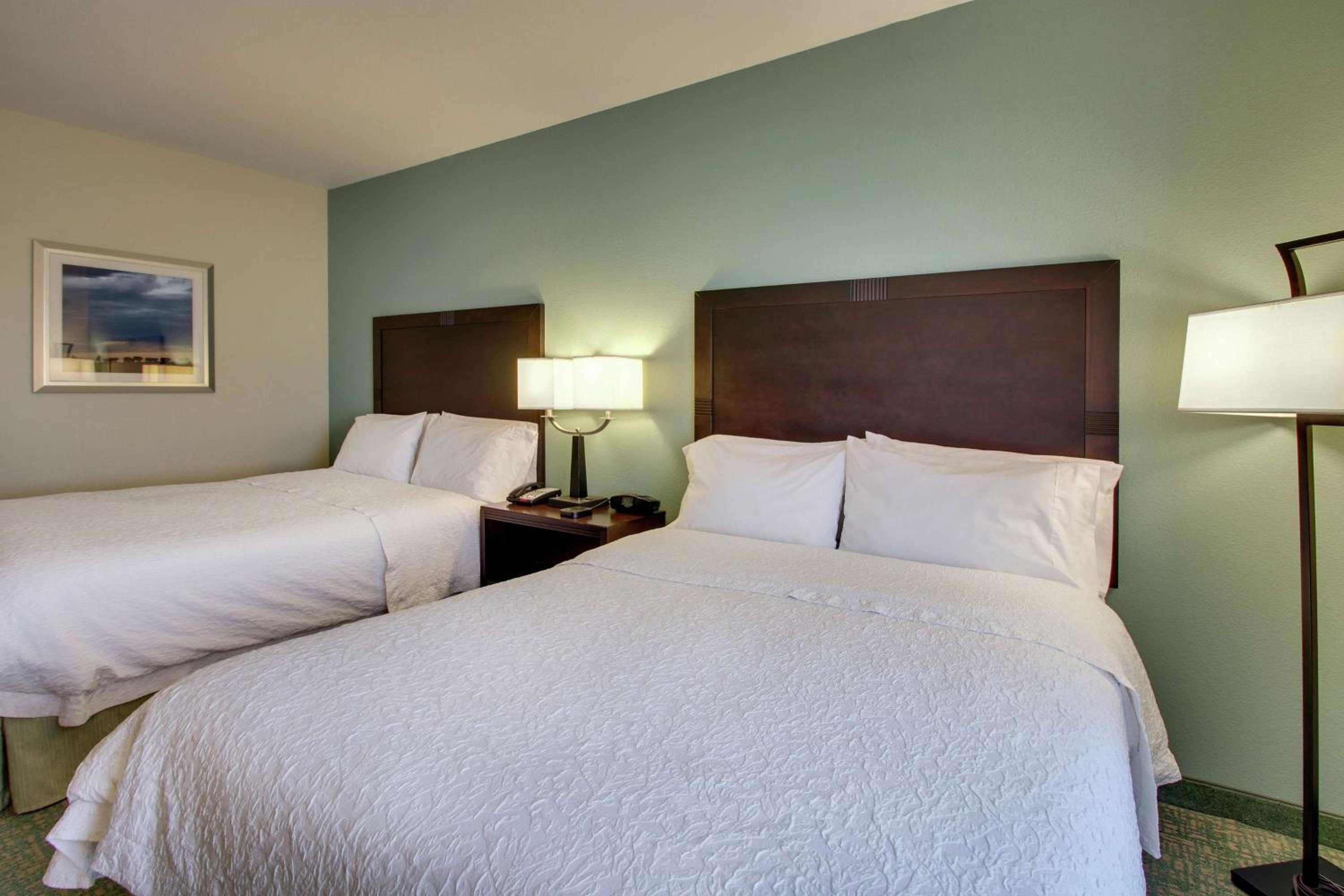 Room with Two Queen Beds - Non-Smoking - Photo 1