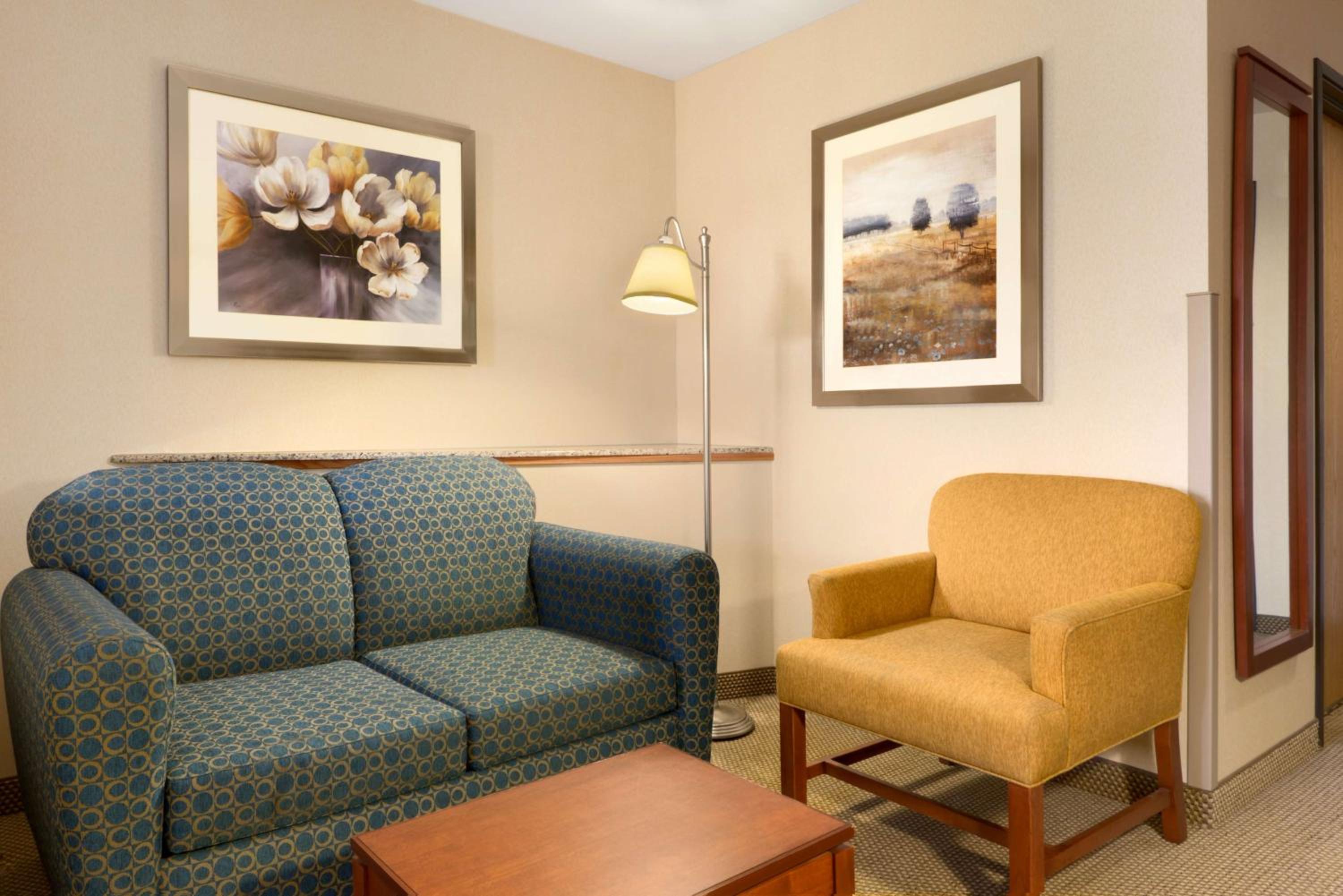 Queen Room with Two Queen Beds and Sofa Bed - Photo 1