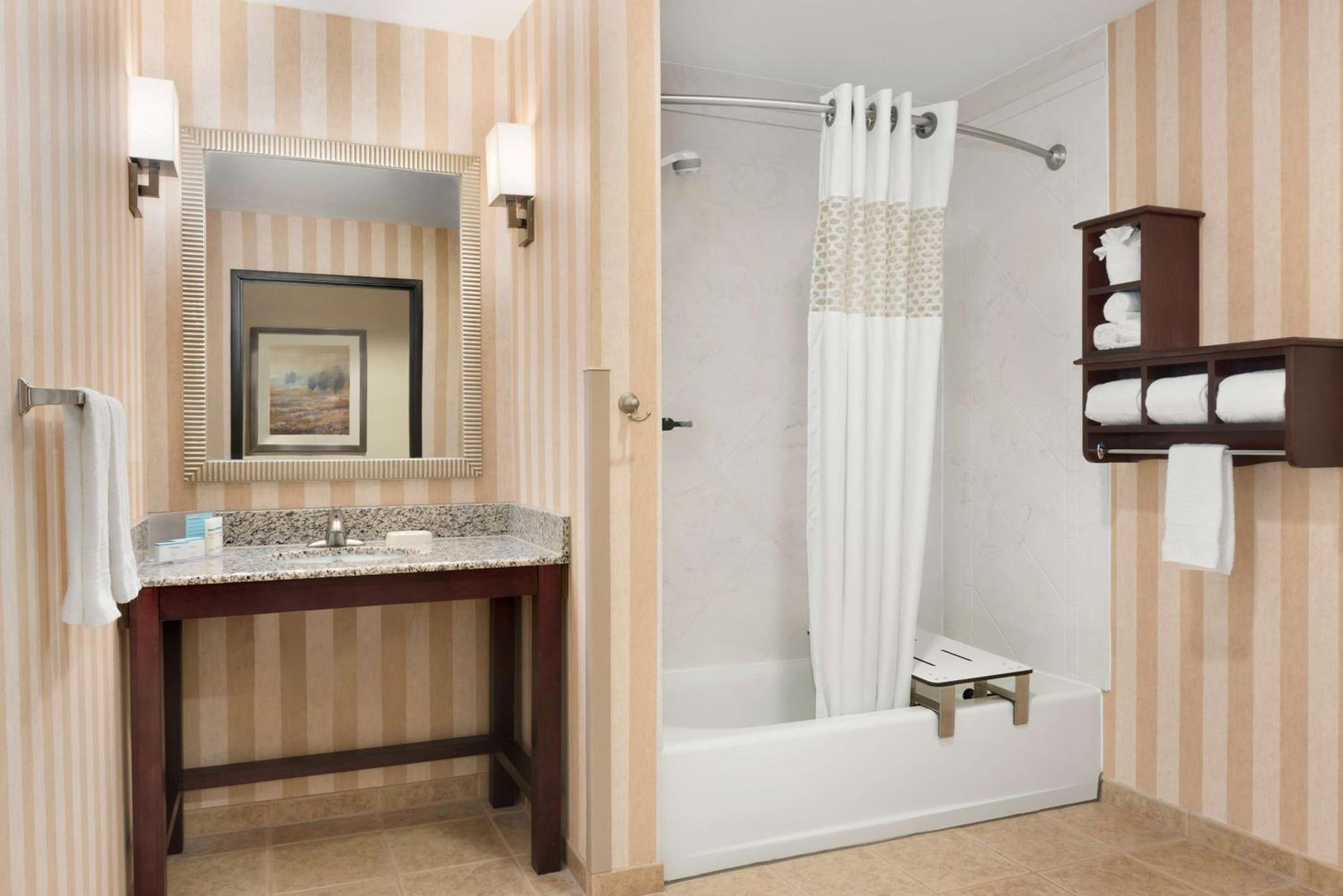 Queen Room with Two Queen Beds - Mobility and Hearing Access/Non-Smoking - Photo 3