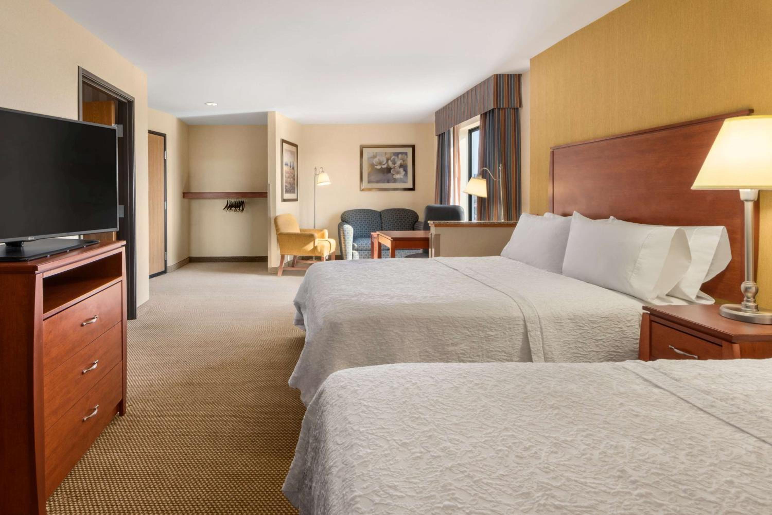 Queen Room with Two Queen Beds - Mobility and Hearing Access/Non-Smoking - Photo 1