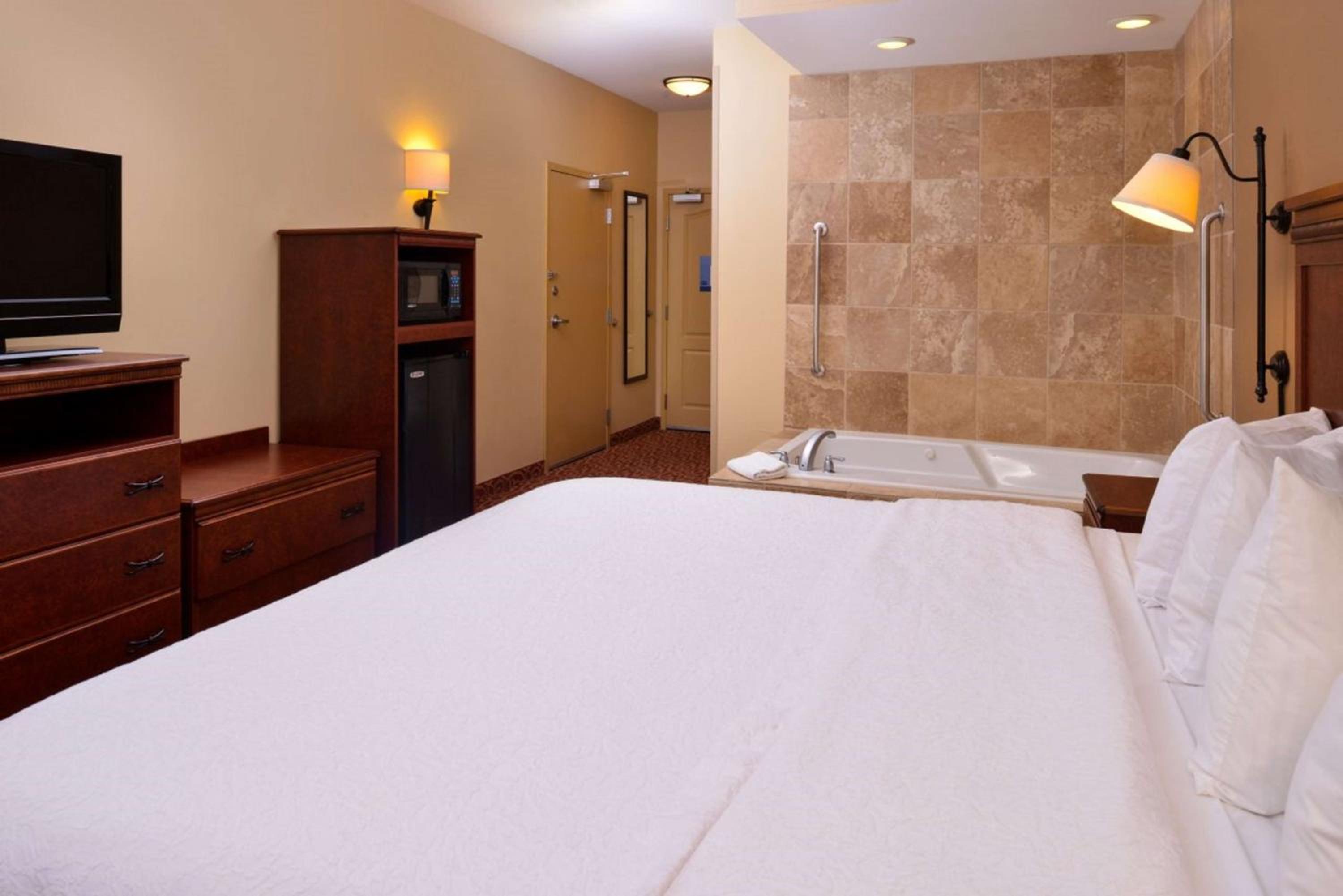 King Studio with Spa Bath - Non-Smoking - Photo 2
