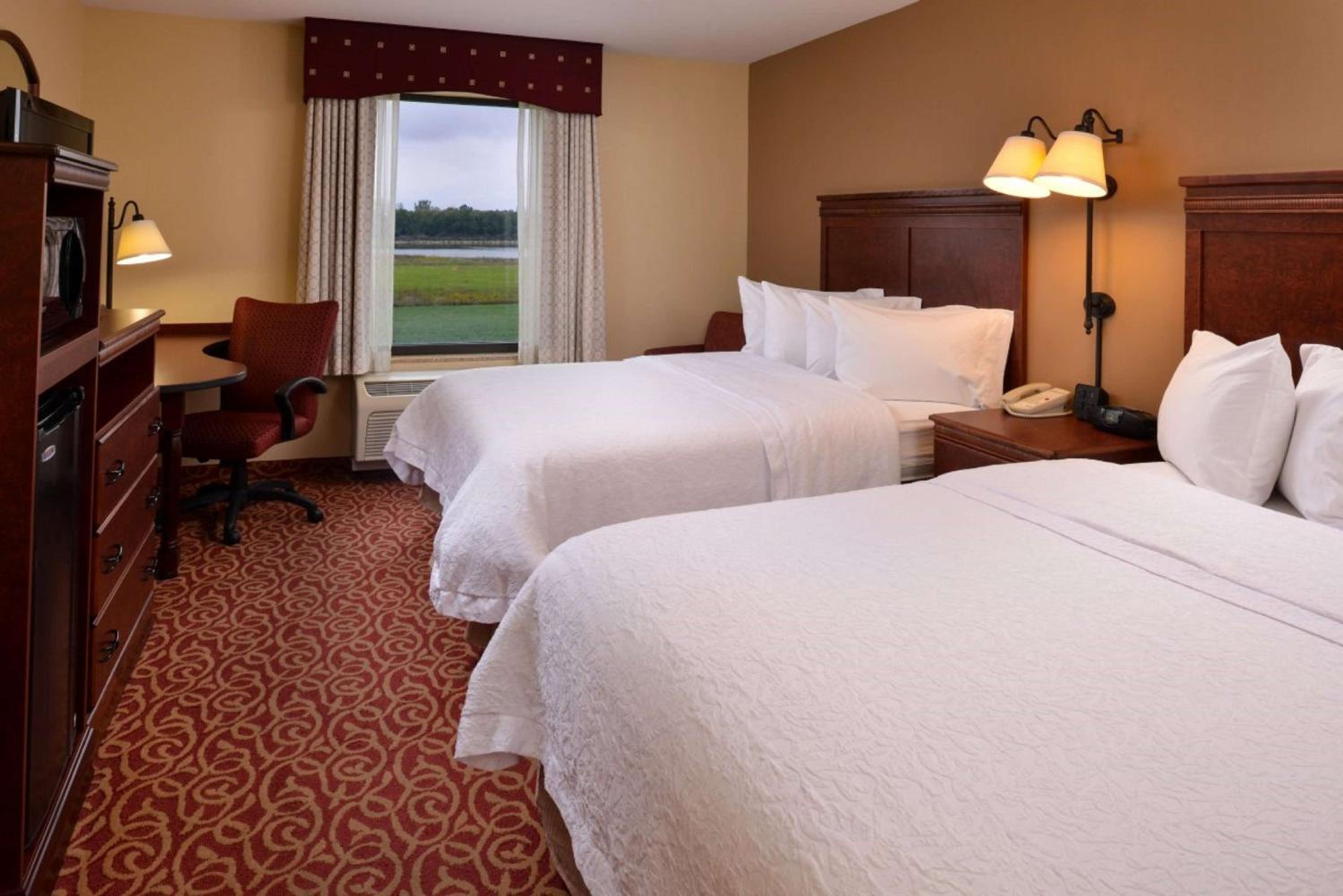 Queen Room with Two Queen Beds - Non-Smoking - Photo 1