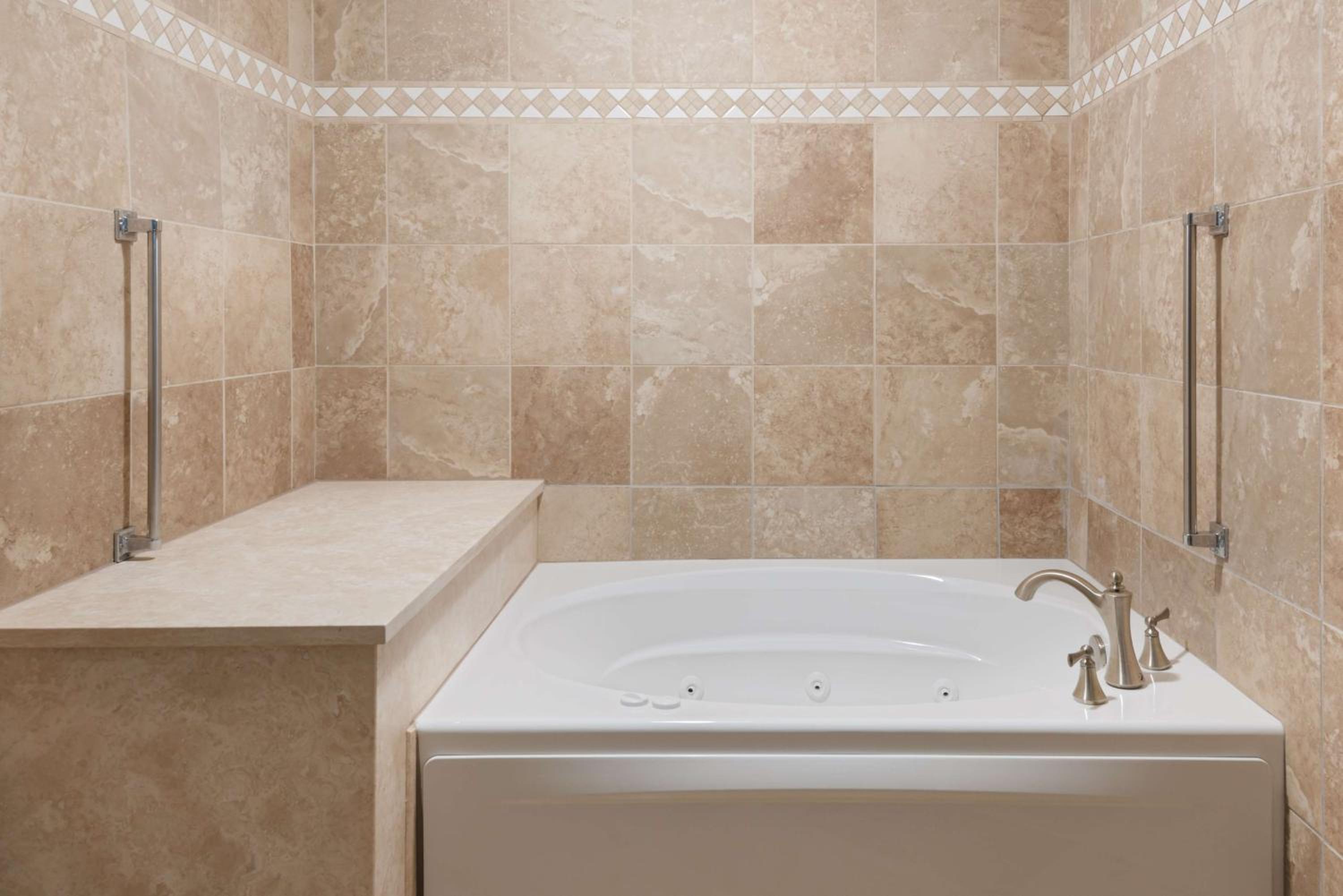 King Room with Spa Bath - Photo 3