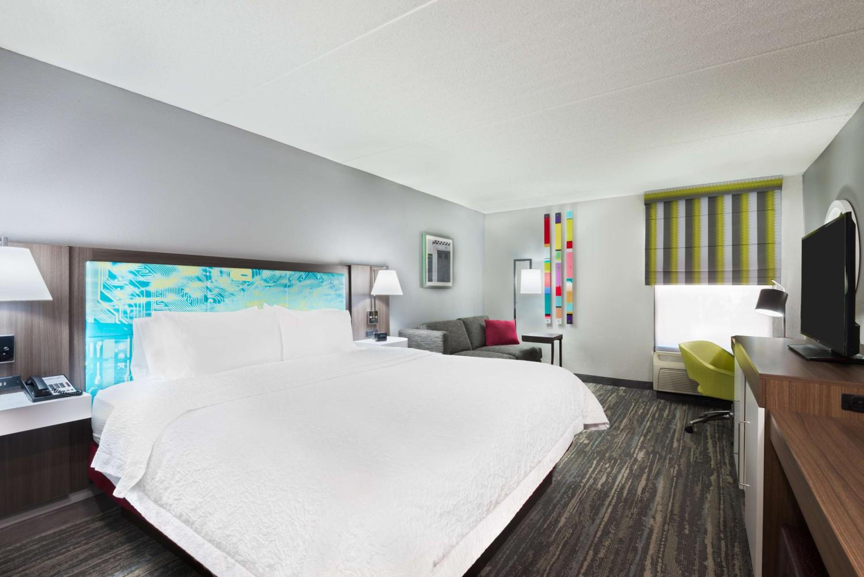 King Room with Sofa Bed and Study - Non-Smoking at Hampton Inn Ellenton/Bradenton in Ellenton