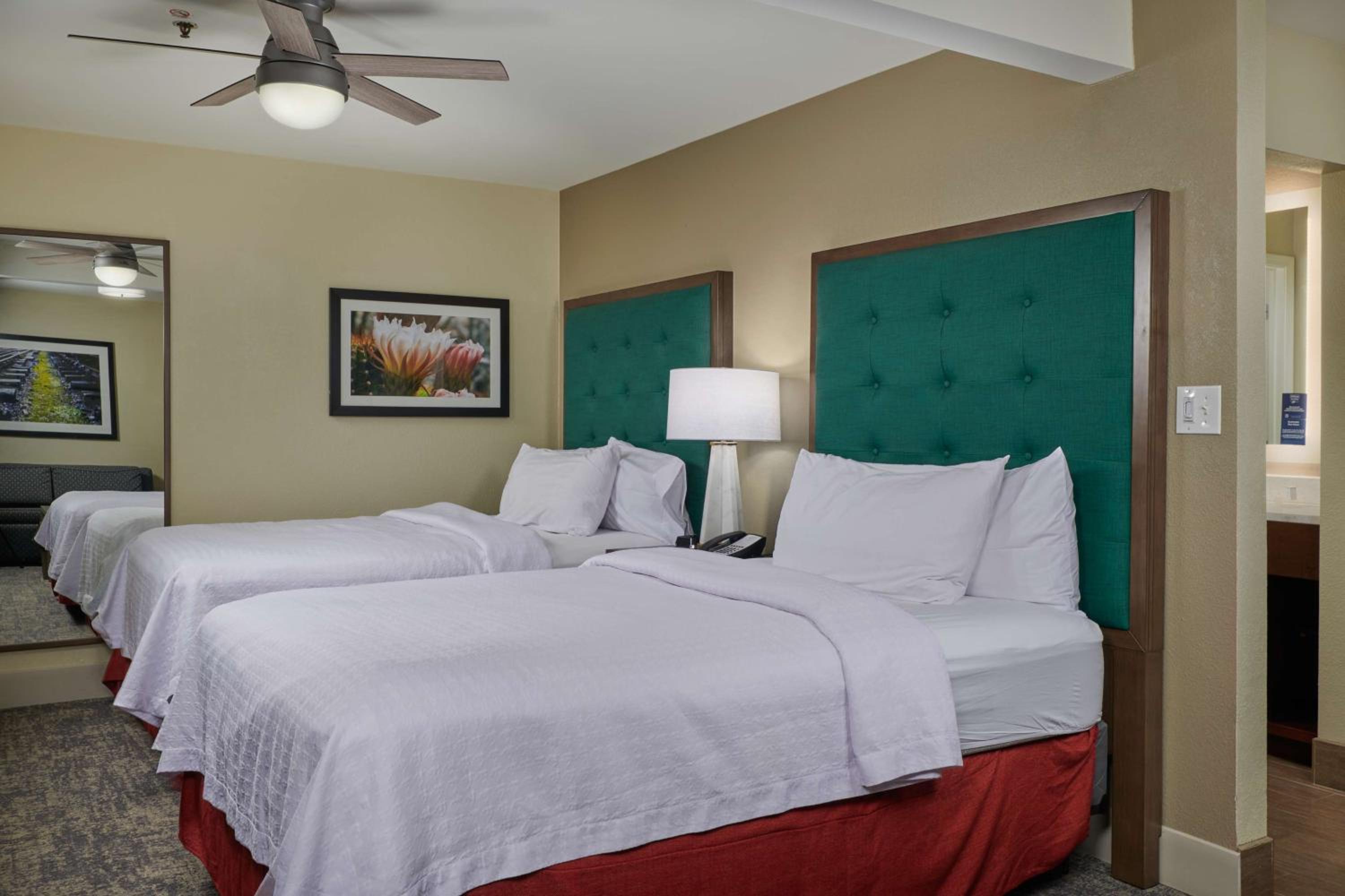 Studio Suite with Two Double Beds - Non-Smoking - Photo 5