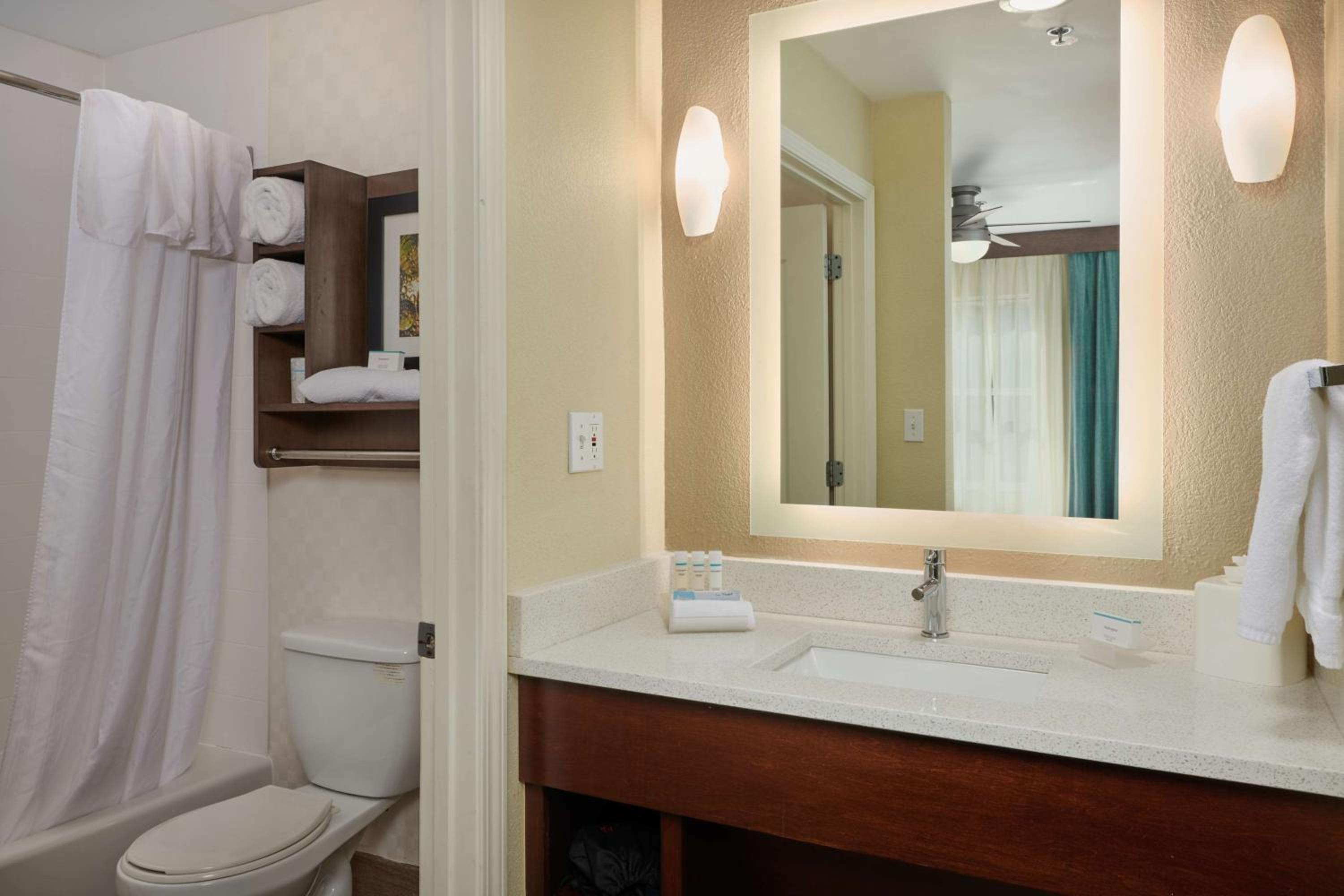 Studio Suite with Two Double Beds - Non-Smoking - Photo 2