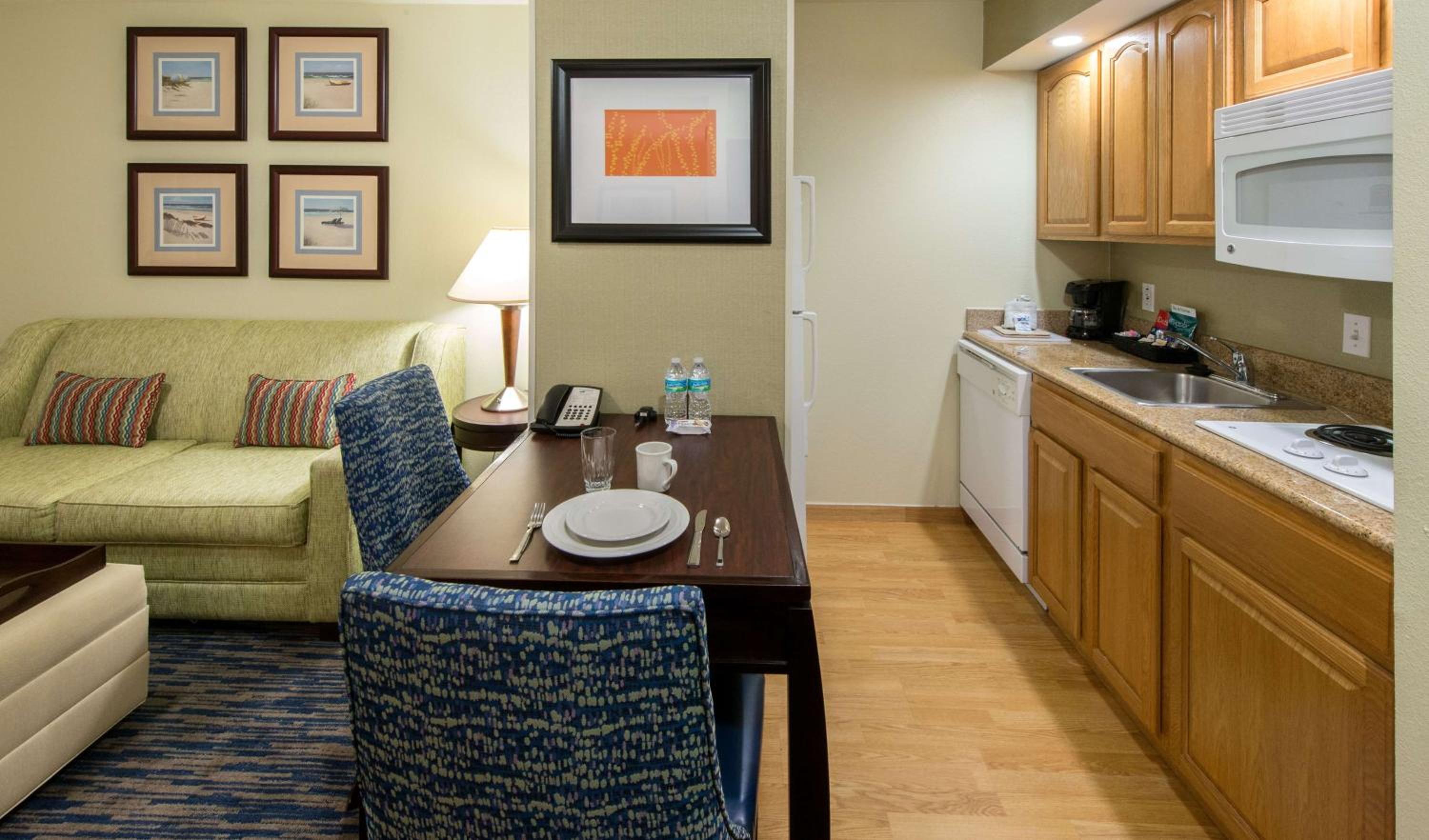 Studio Suite with Two Double Beds - Non-Smoking - Photo 6
