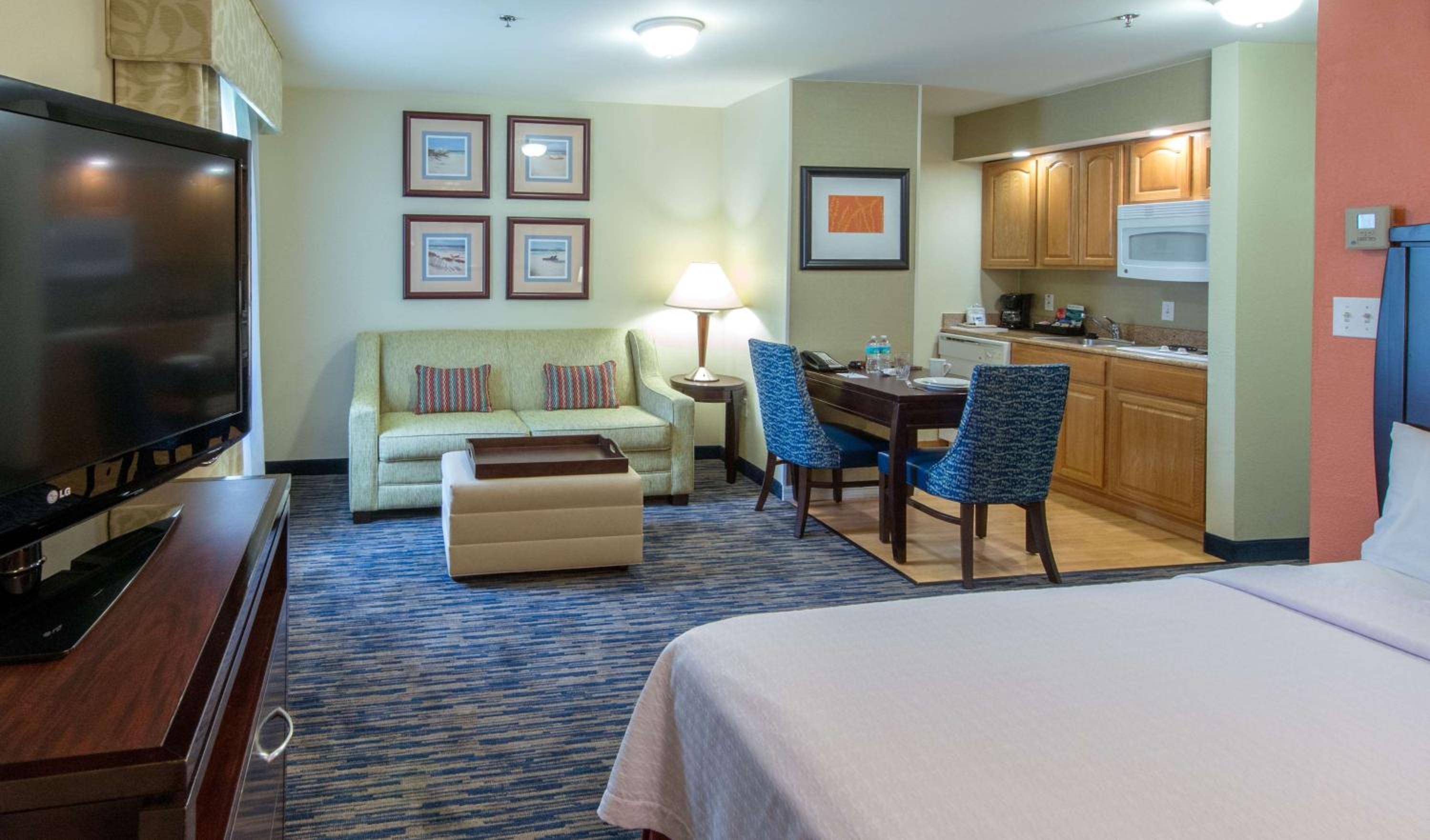 Studio Suite with Two Double Beds - Non-Smoking - Photo 10
