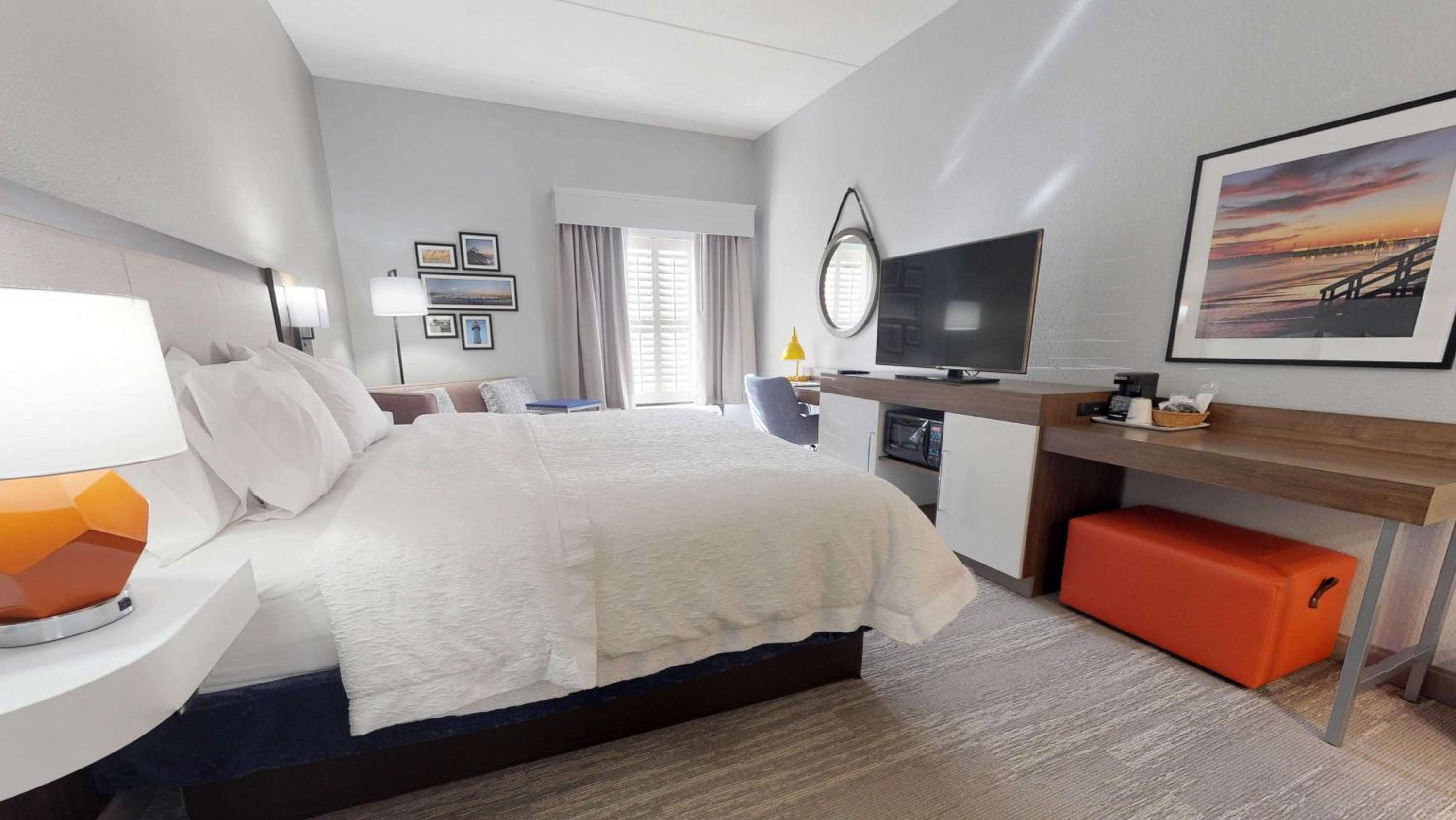 King Room with King Bed - Non-Smoking at Hampton Inn St. Simons Island in Saint Simons Island
