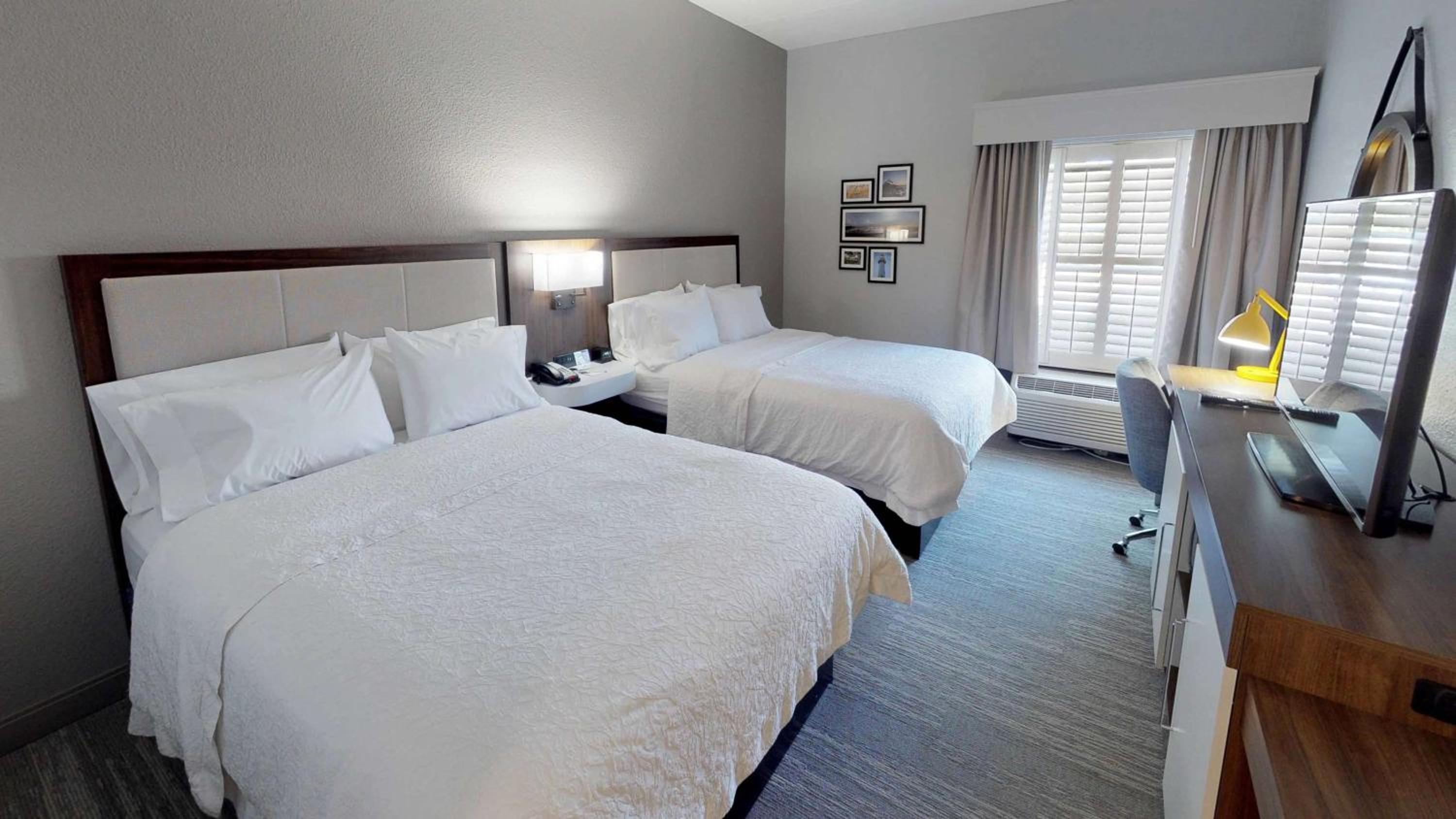 Queen Room with Two Queen Beds - Mobility Access/Non-Smoking at Hampton Inn St. Simons Island in Saint Simons Island