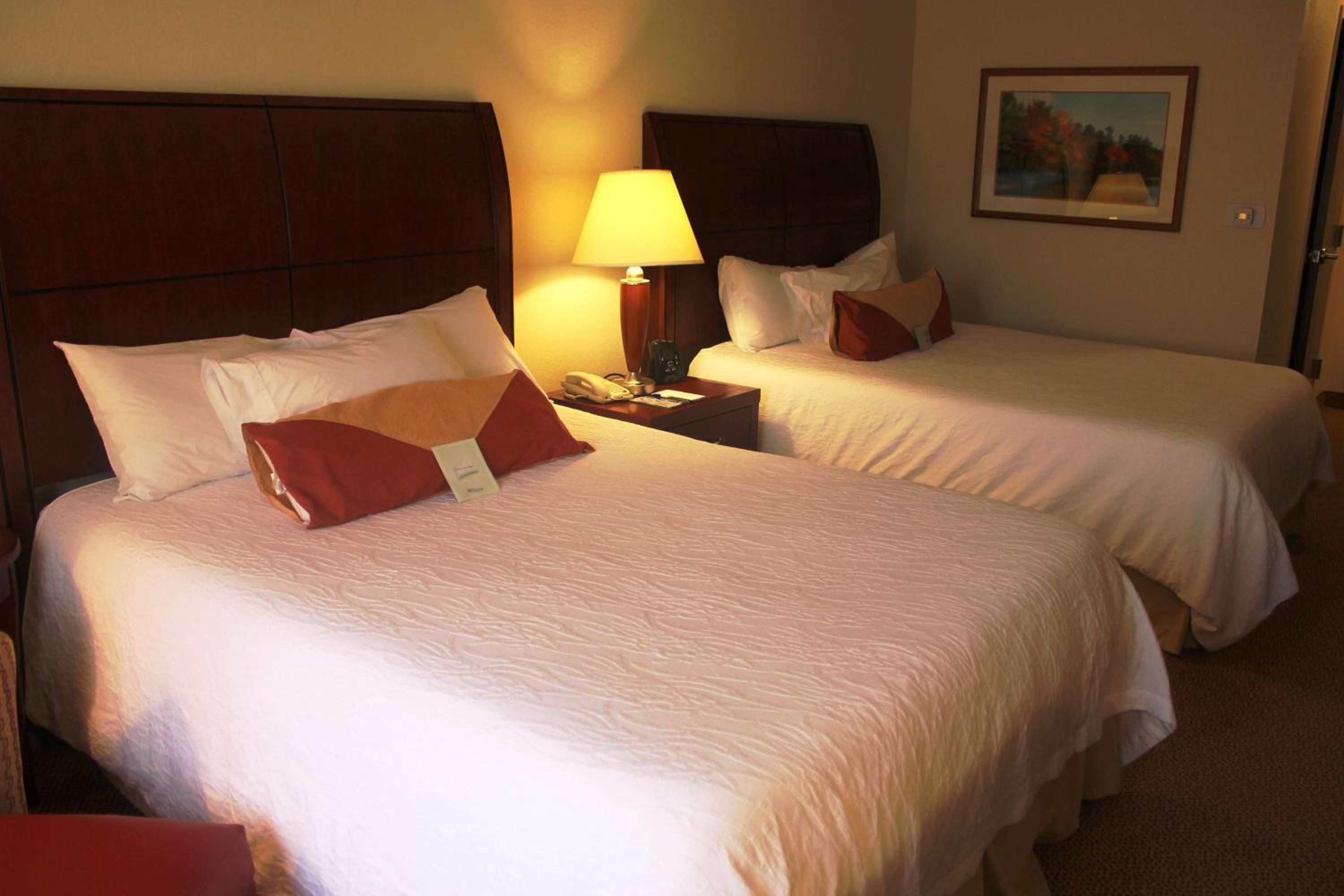 Queen Room with Two Queen Beds - Photo 9