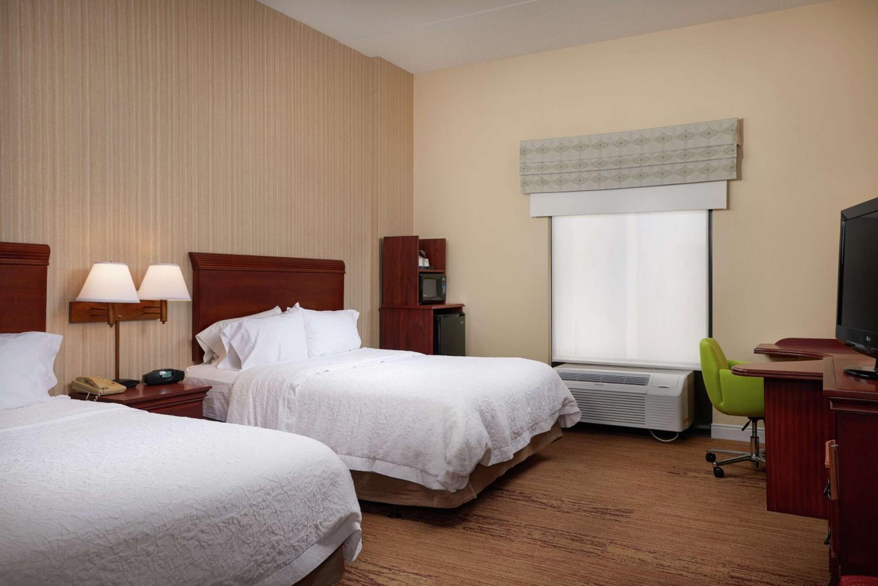 Queen Room with Two Queen Beds - Mobility and Hearing Access/Non-Smoking - Photo 3