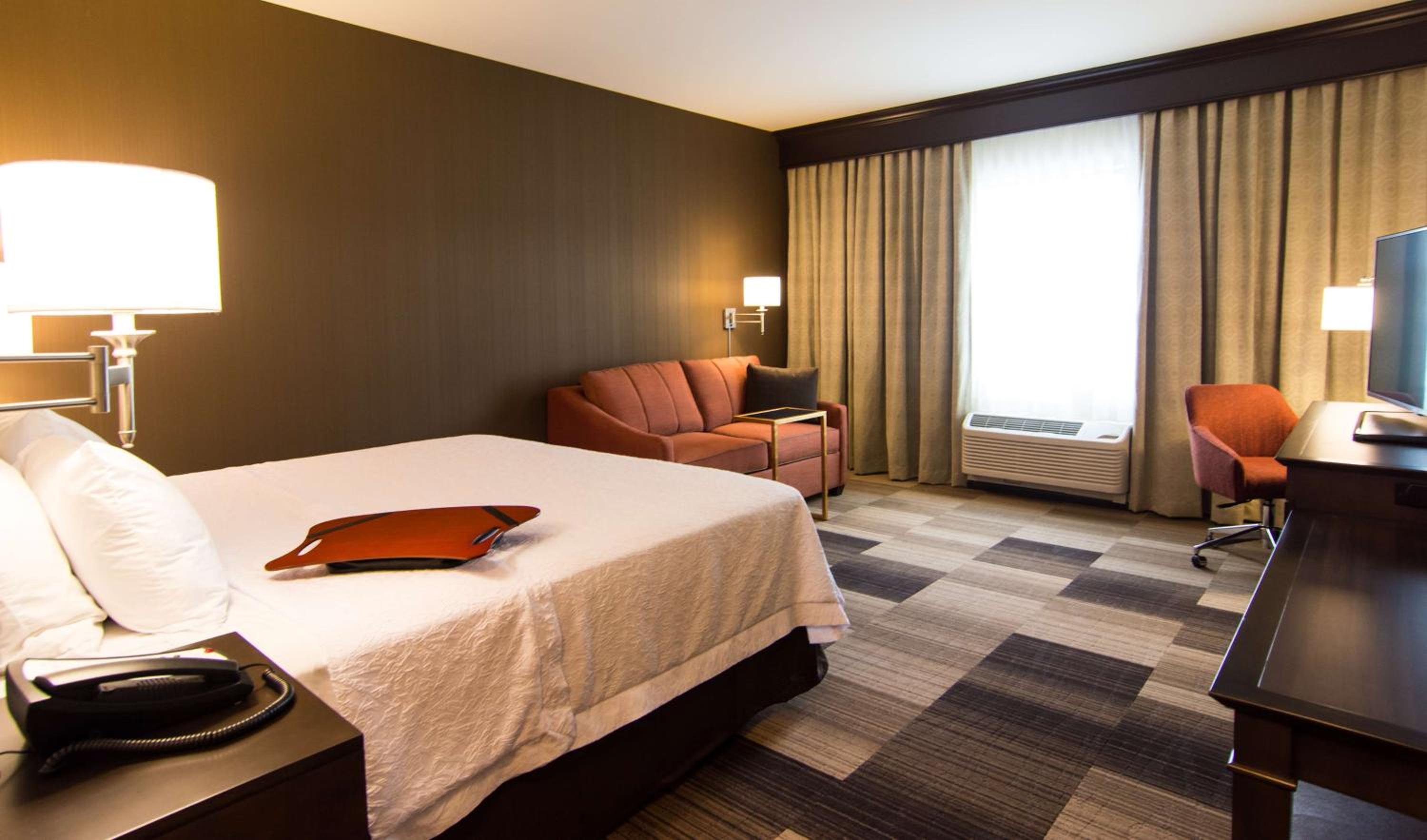 King Room with Sofa Bed - Non-Smoking