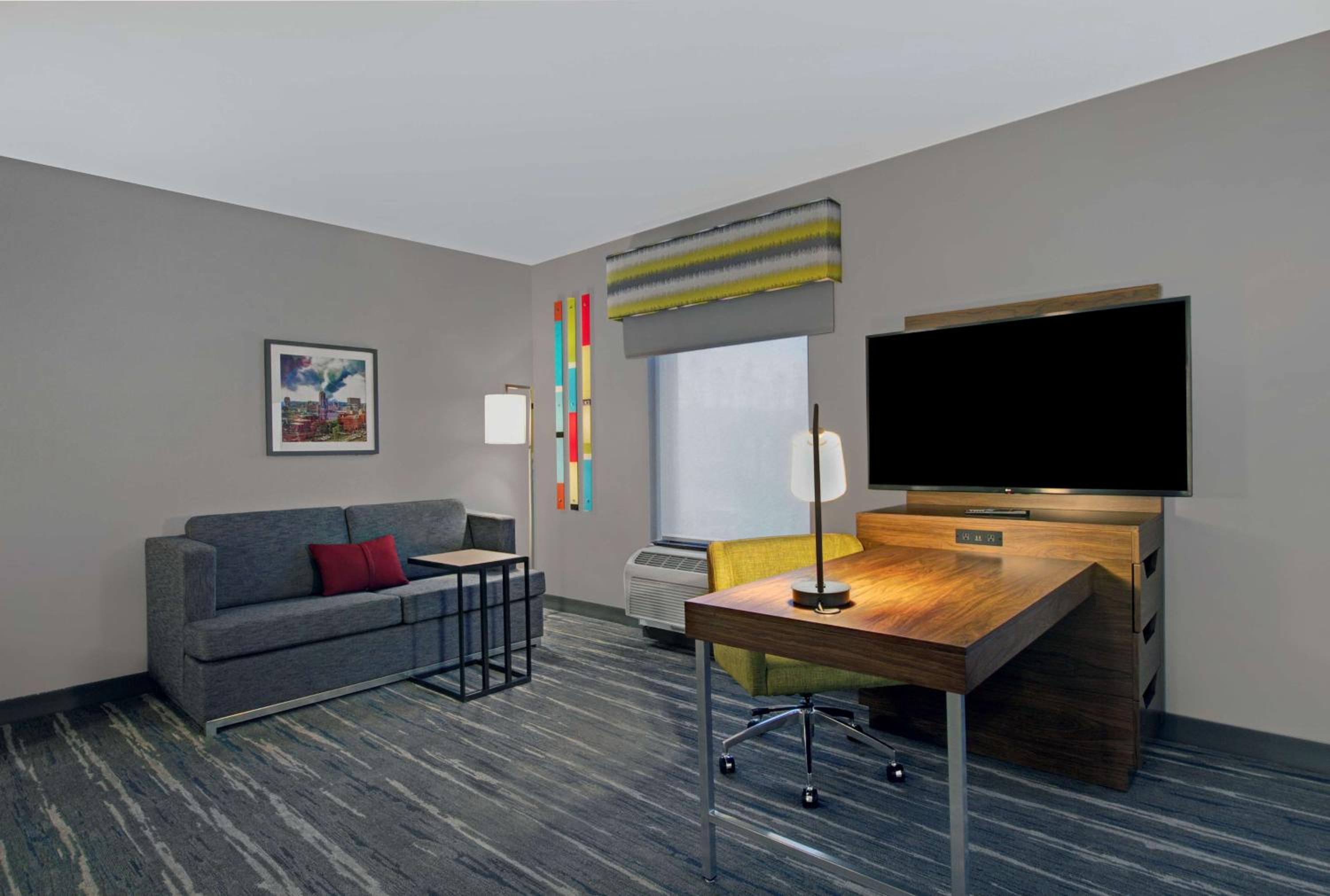 King Studio Suite - Non-Smoking - Photo 2