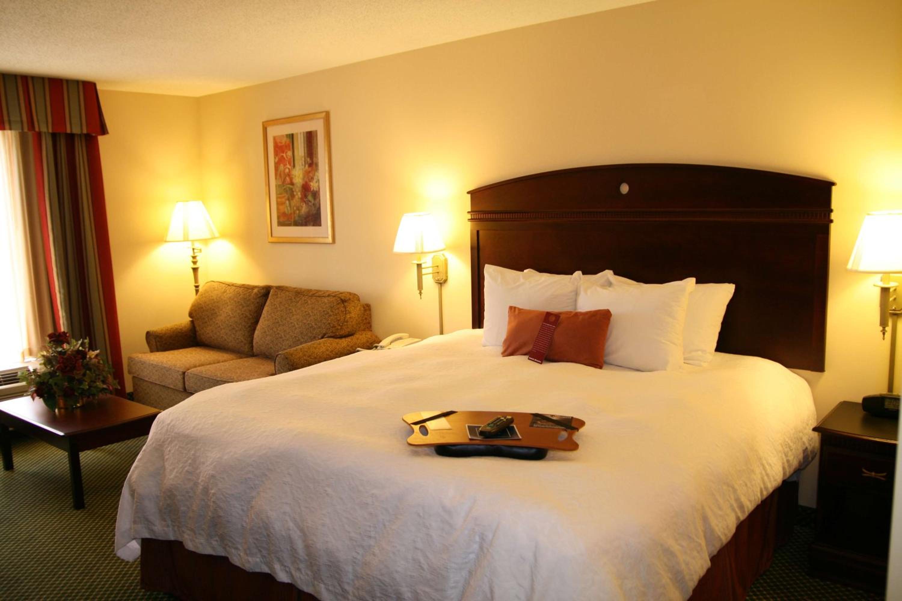 King Room with Sofa Bed and Study - Non-Smoking - Photo 5