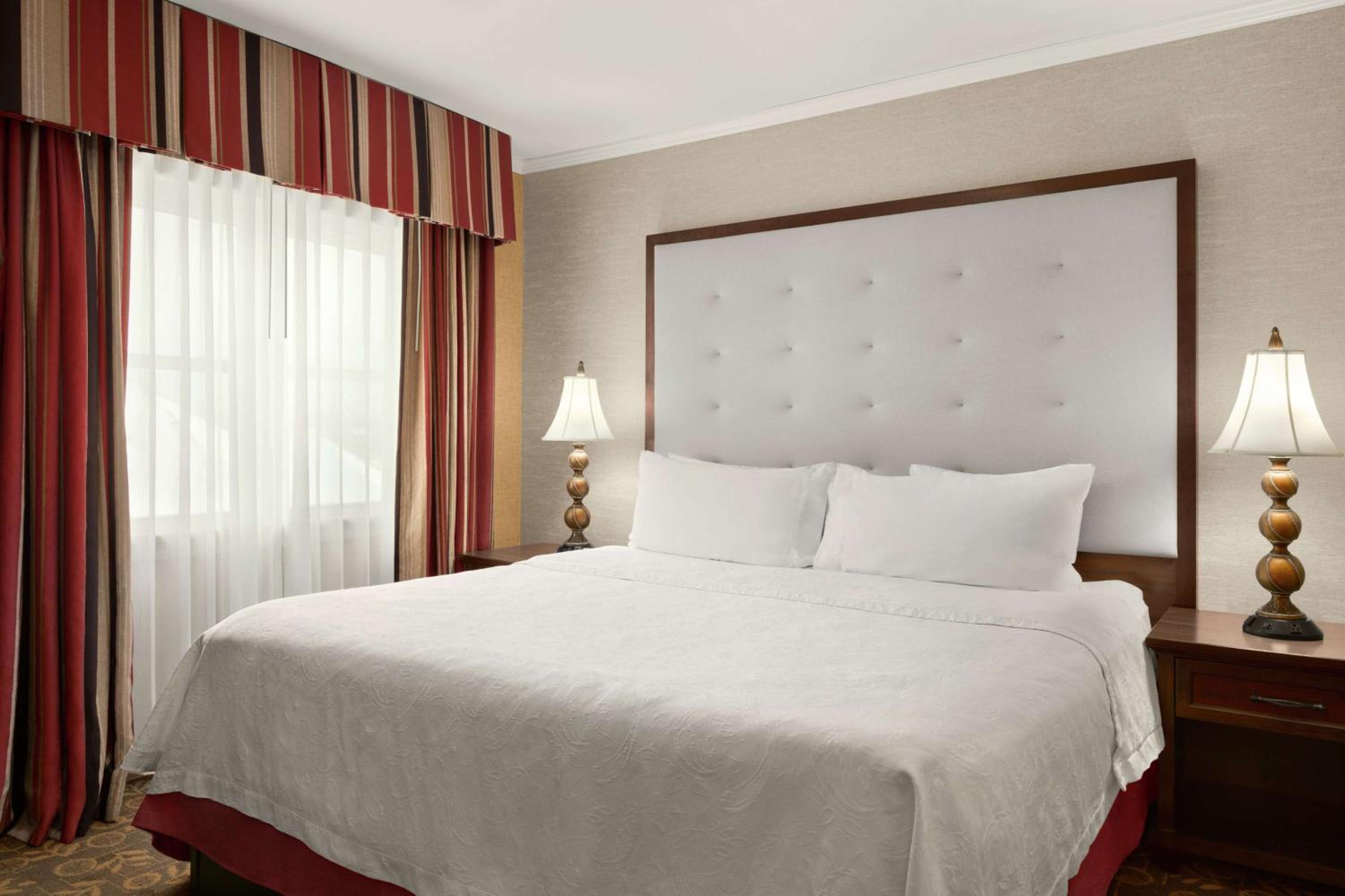 One-Bedroom King Suite - Non-Smoking - Photo 1
