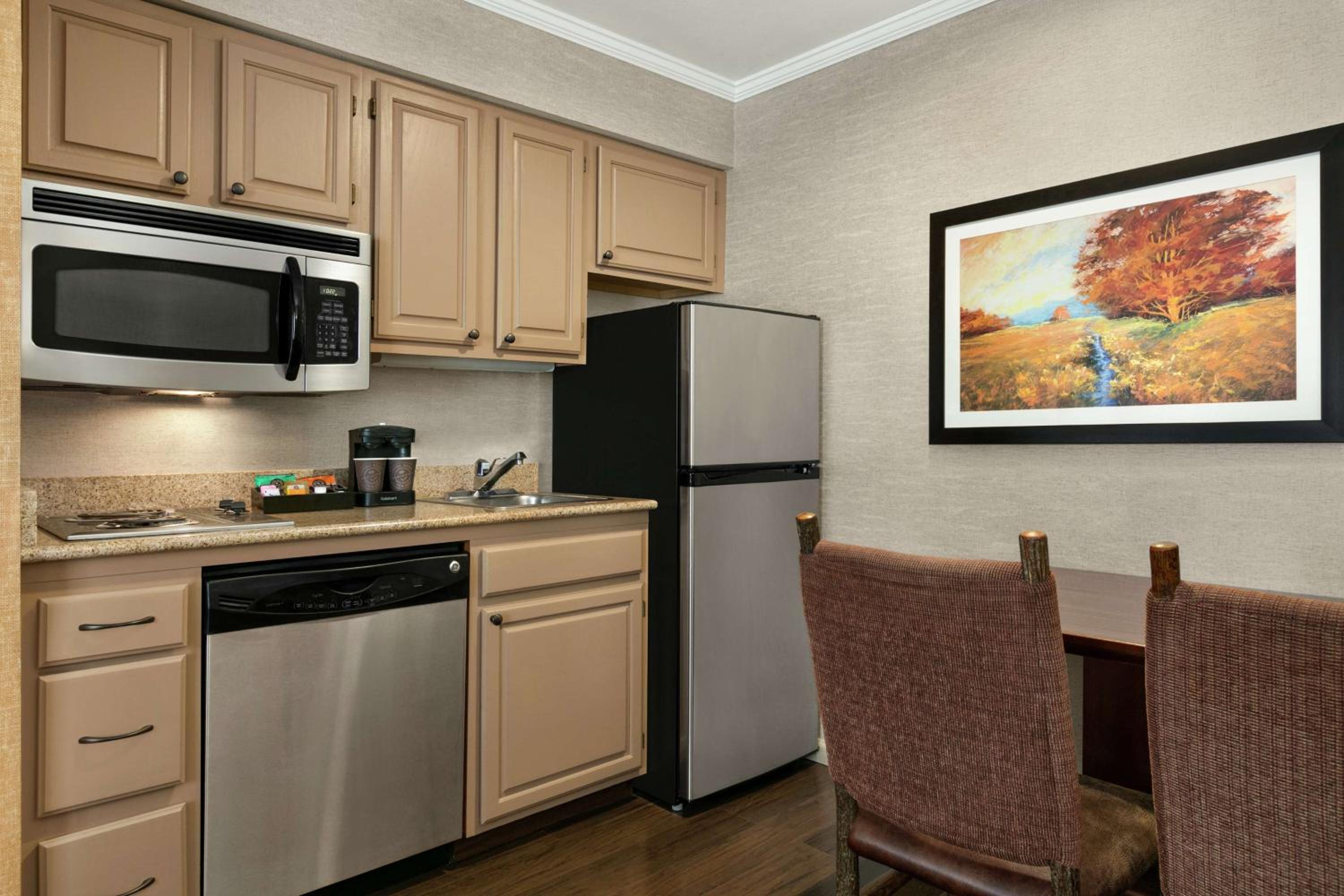 One-Bedroom King Suite - Non-Smoking - Photo 2