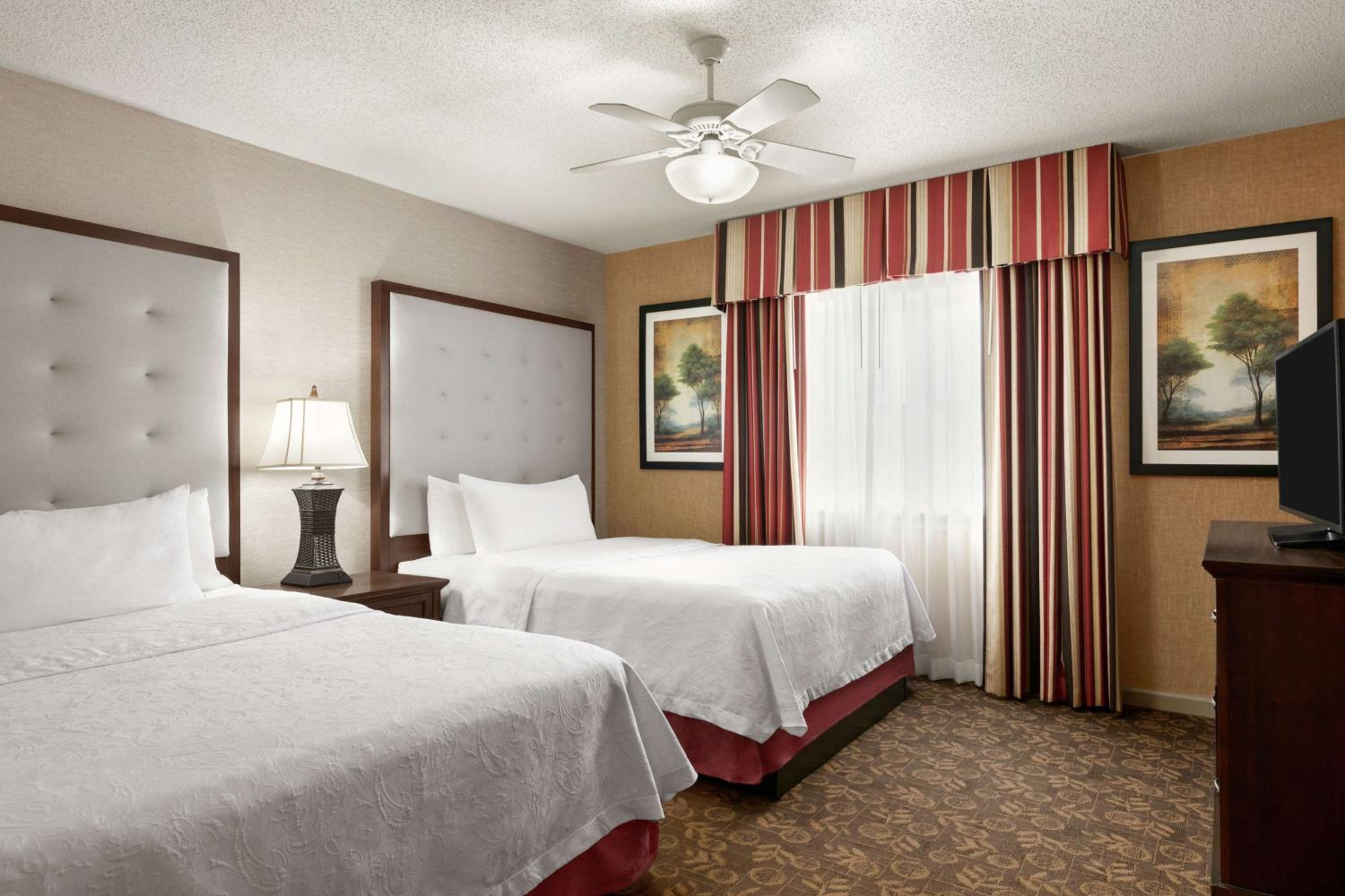 Two-Bedroom Suite with One King and Two Queen Beds - Non-Smoking photo 1