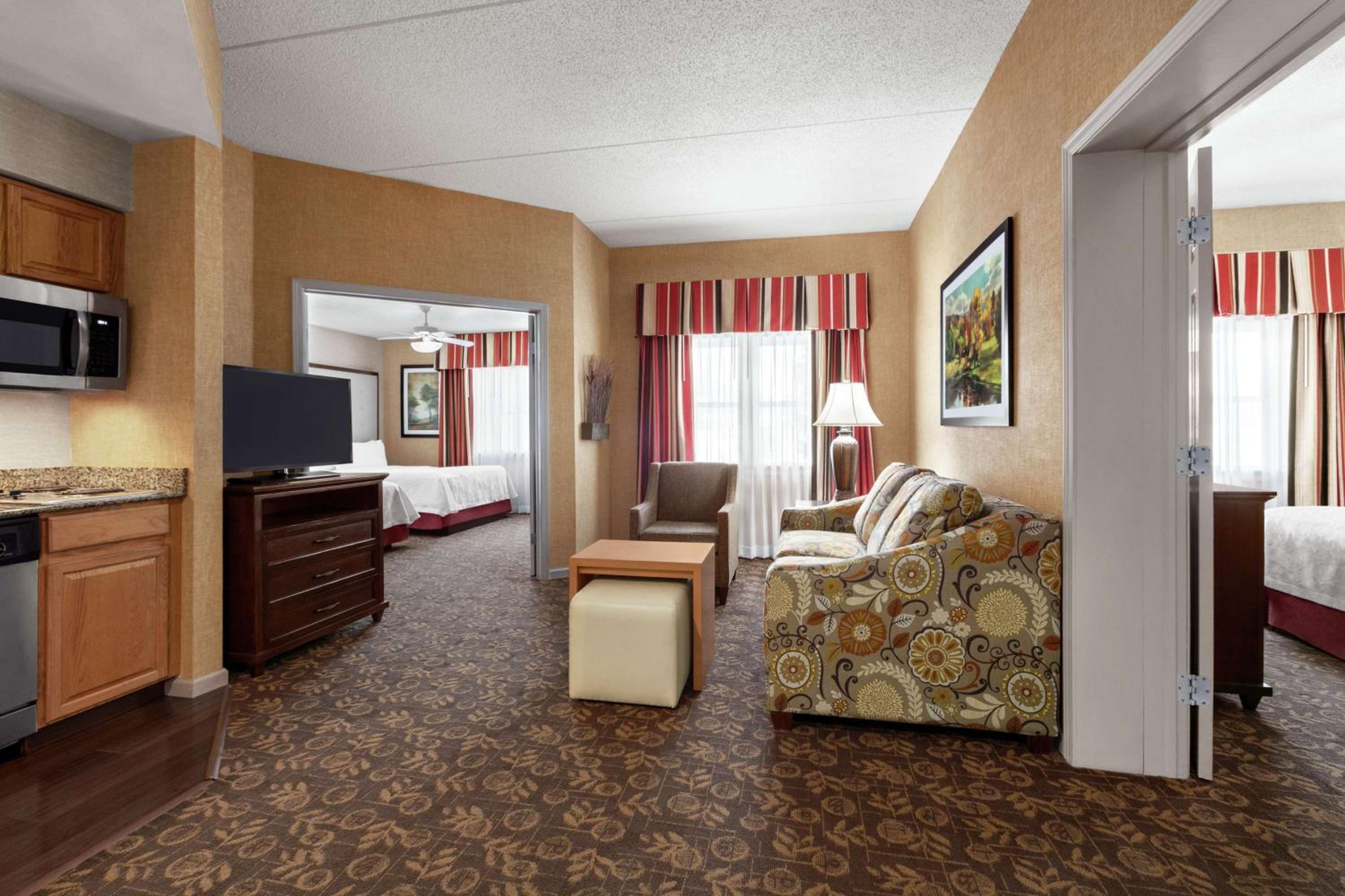 Two-Bedroom Suite with One King and Two Queen Beds - Non-Smoking