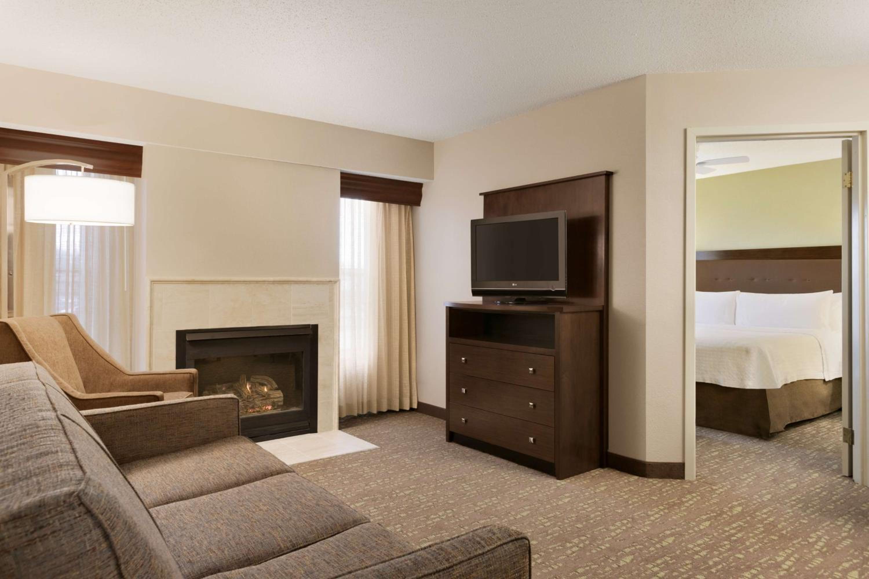 Two-Bedroom Suite - Non-Smoking photo 3