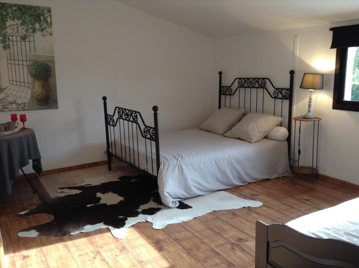 Quadruple Room with Bathroom - Photo 8