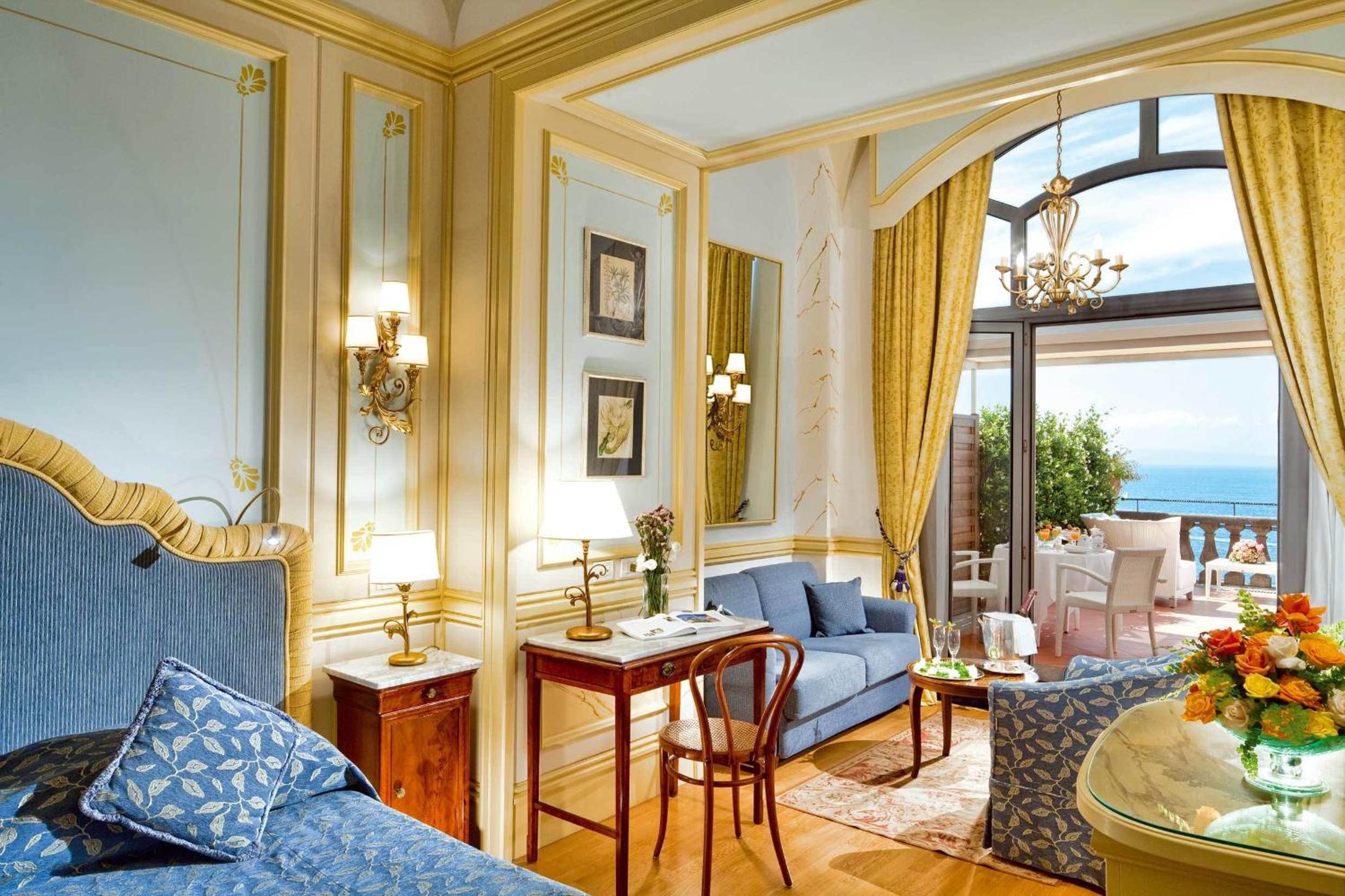 Junior Suite Deluxe with Sea View - Photo 4