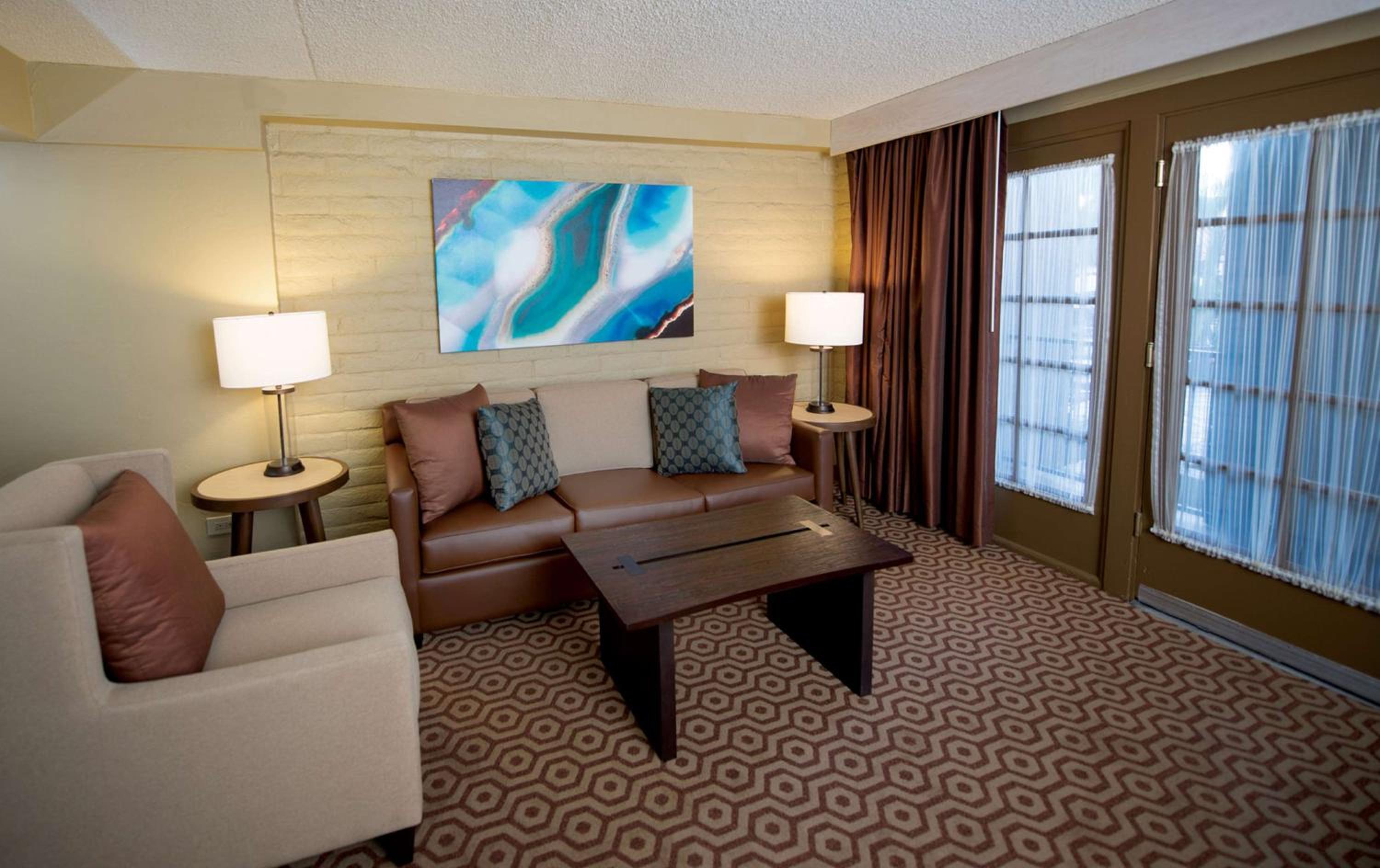 King Suite - Pool Side - Photo 6
