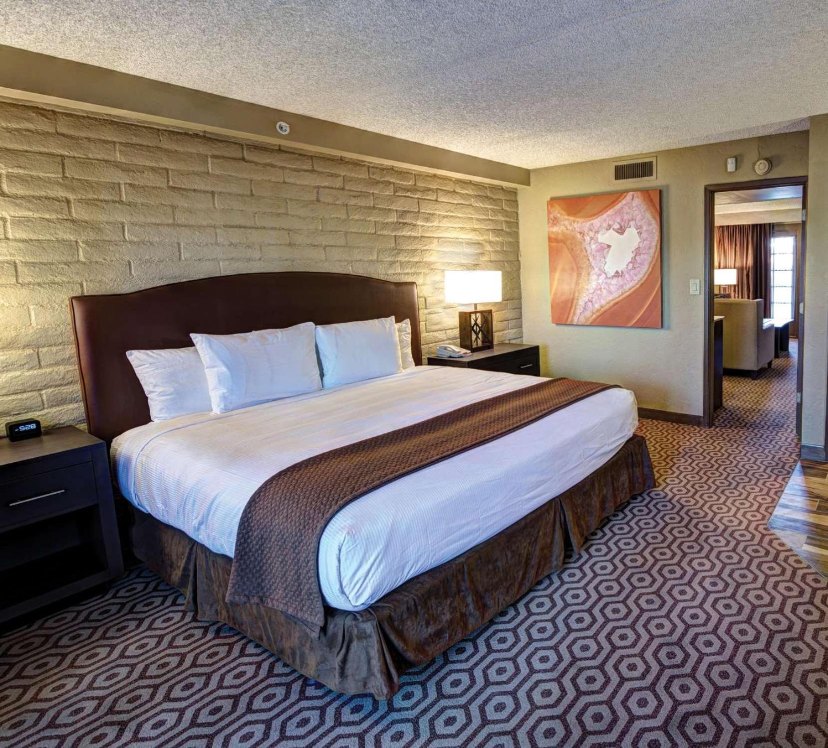 King Suite - Photo 7