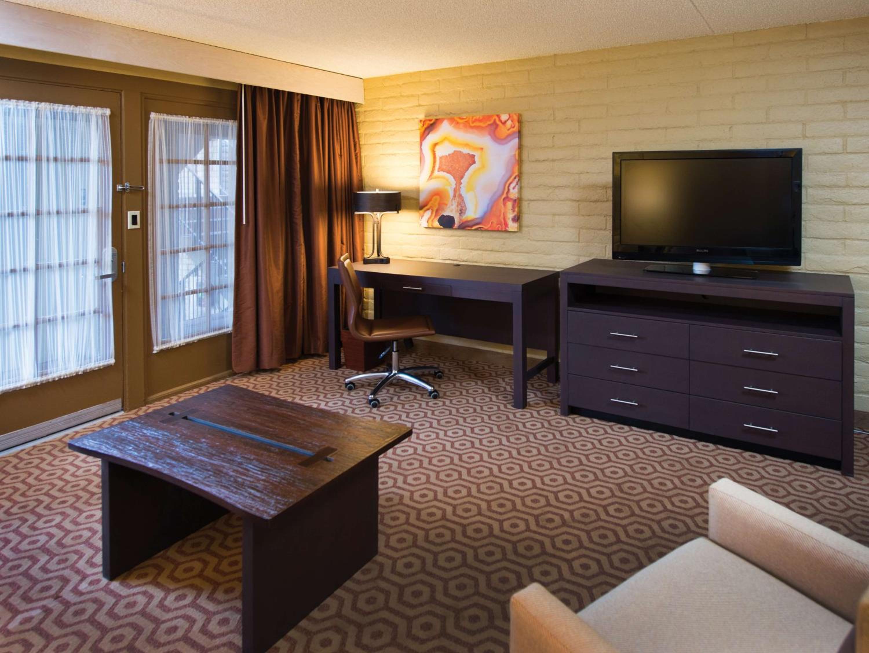 King Suite - Photo 5