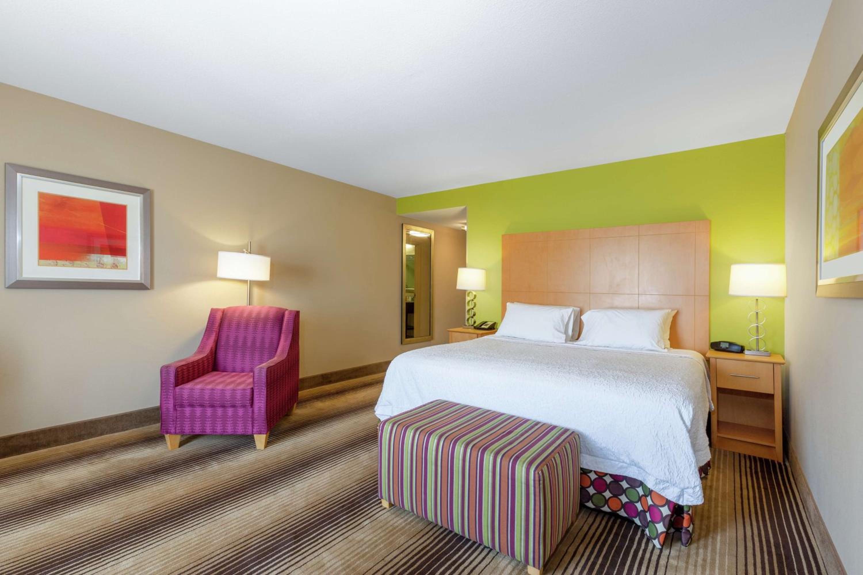 King Room with King Bed - Non-Smoking photo 1