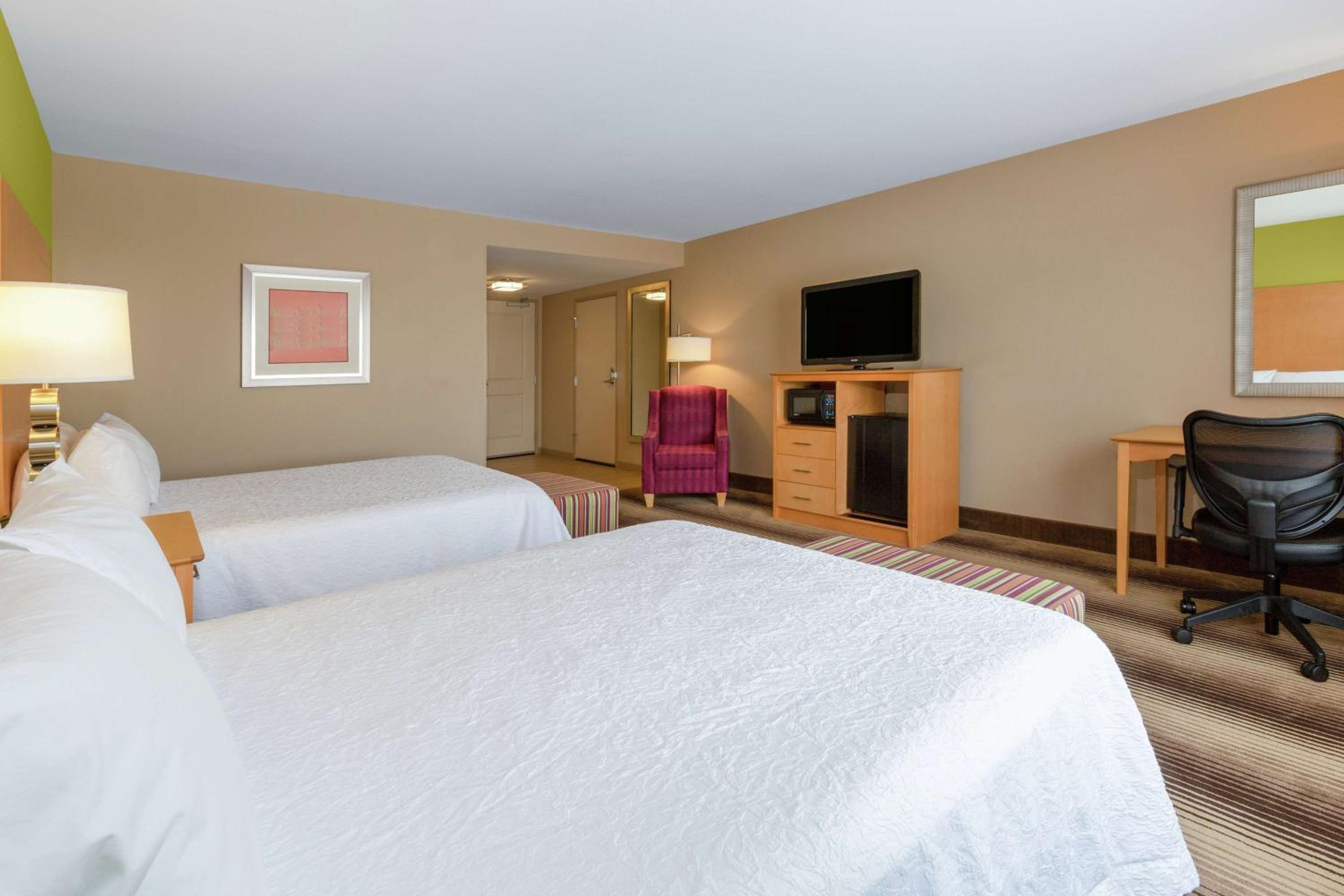 Queen Room with Two Queen Beds - Mobility and Hearing Access/Non-Smoking photo 1