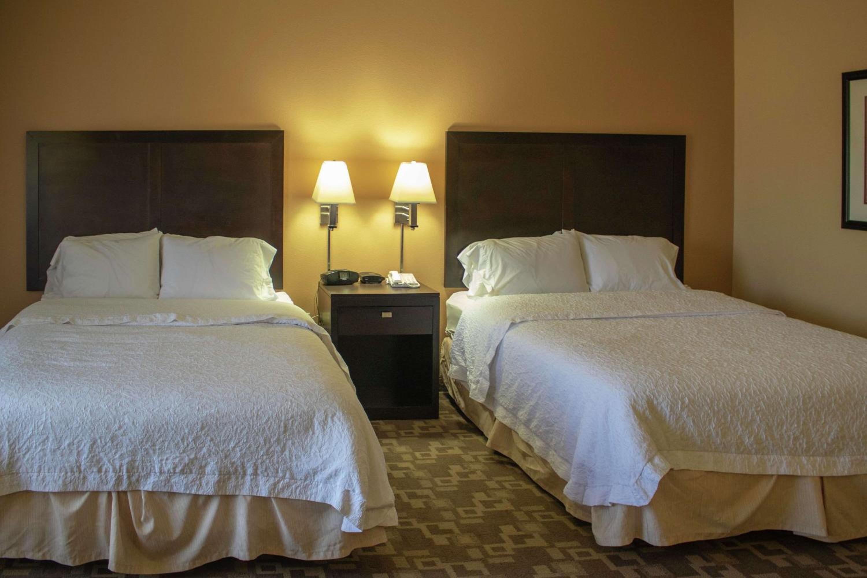 Queen Room with Two Queen Beds - Mobility and Hearing Access/Non-Smoking - Photo 2