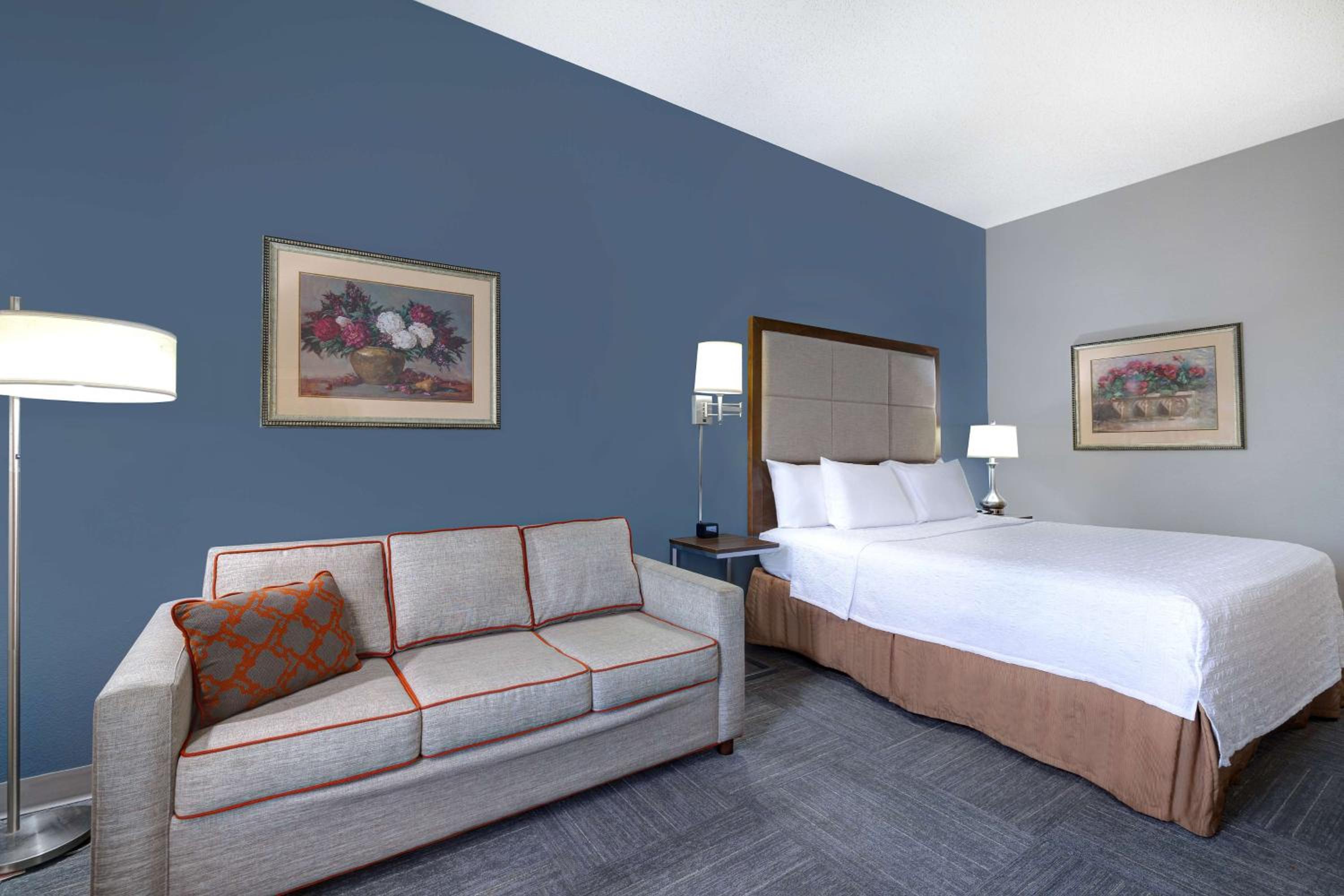 King Studio Suite with Sofa Bed - Non-Smoking - Photo 1