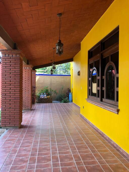 Six-Bedroom House photo 2