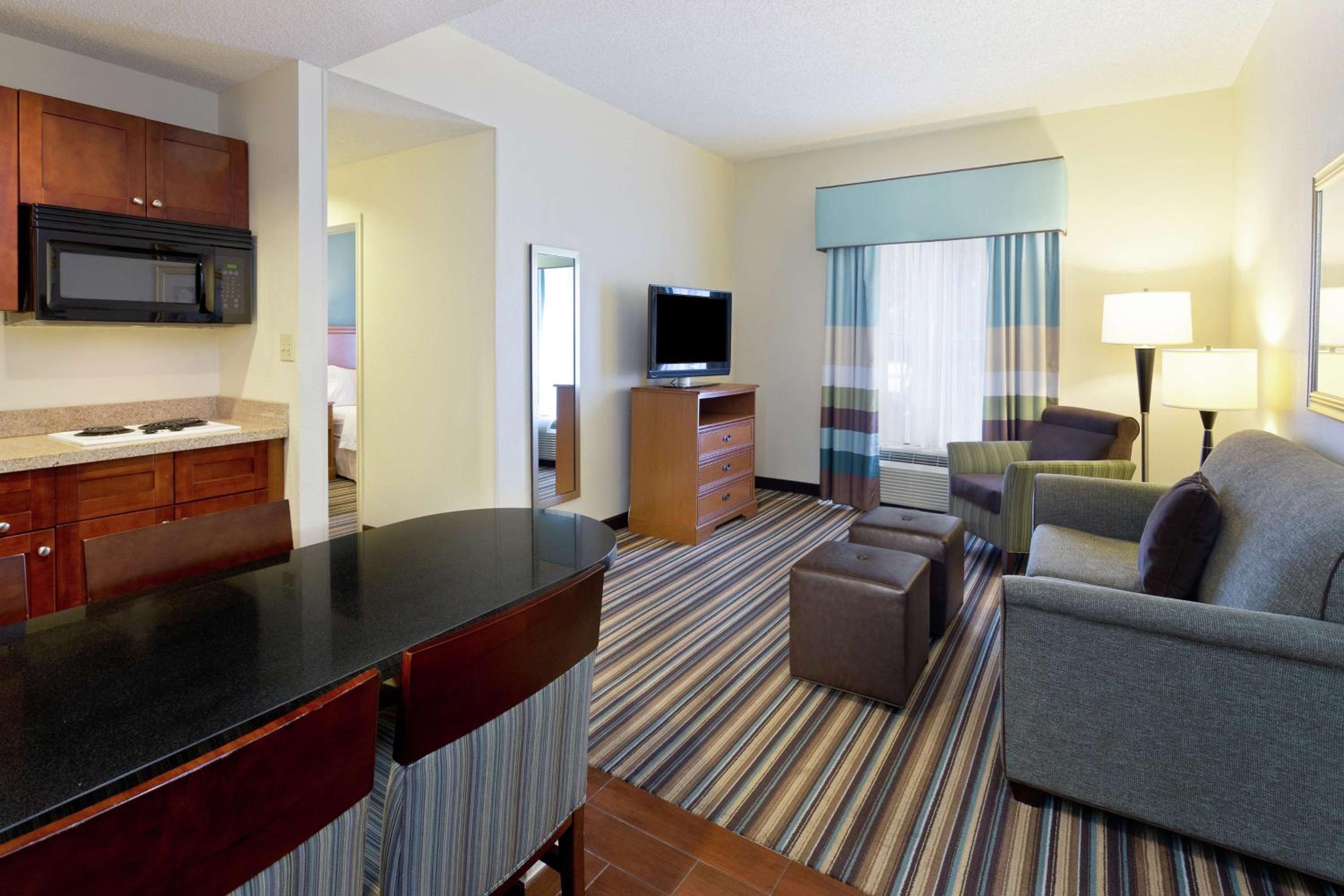 One-Bedroom King Suite with Kitchen - Non-Smoking  - Photo 3