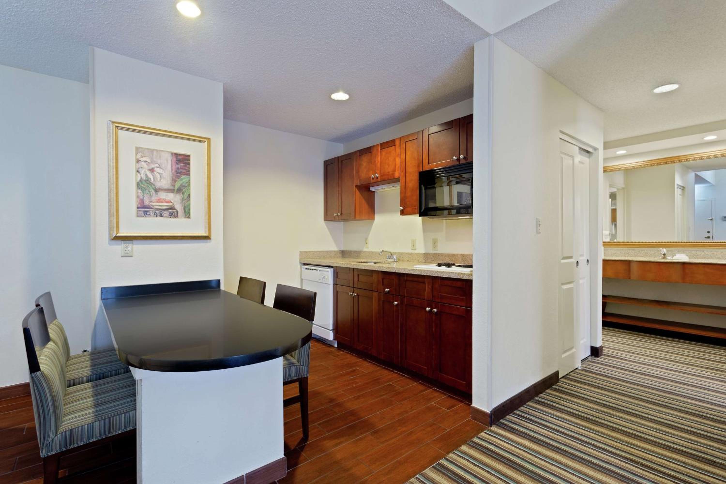 Double Suite - Non-Smoking - Photo 2