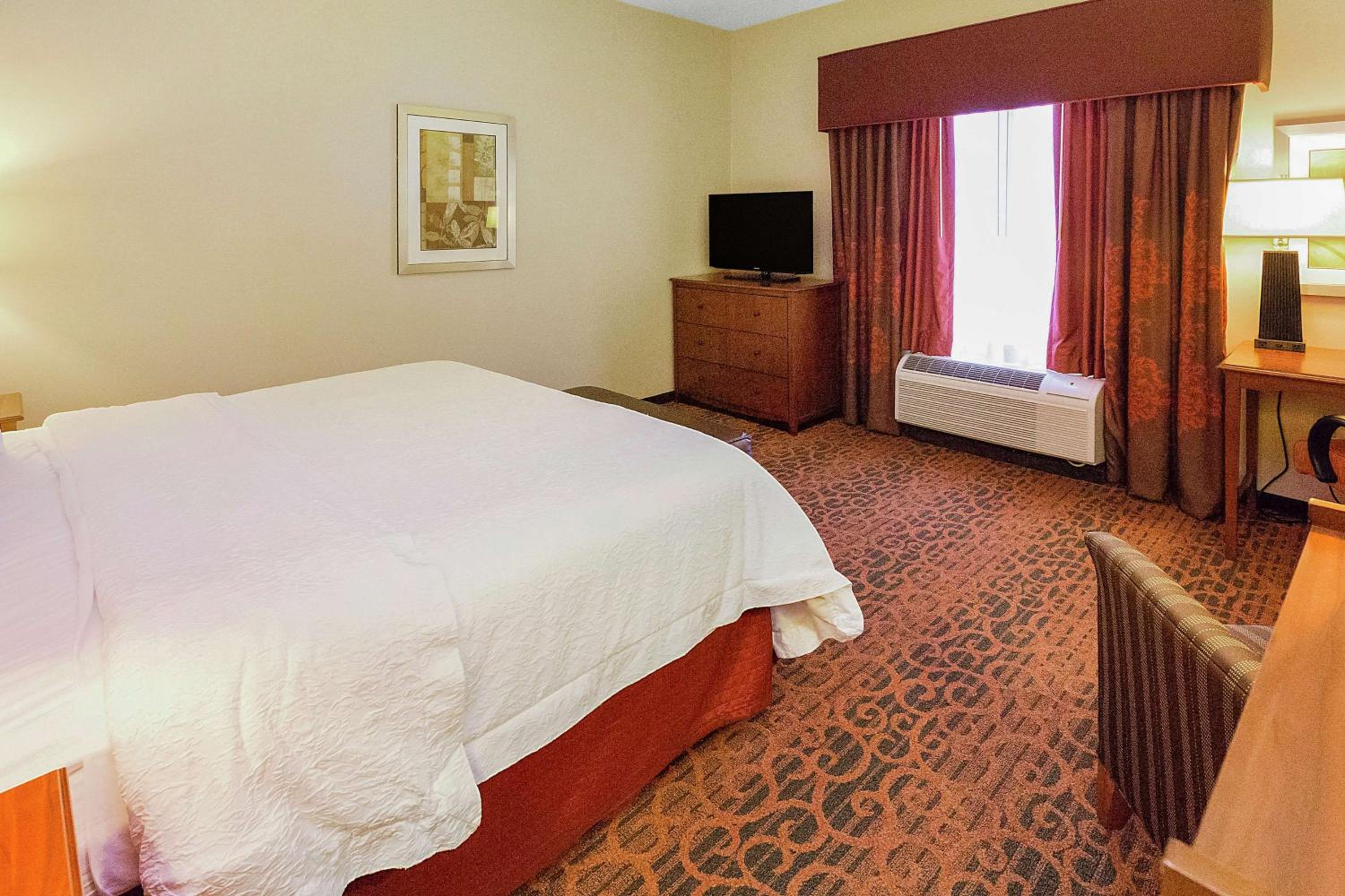 King Room with King Bed - Non-Smoking