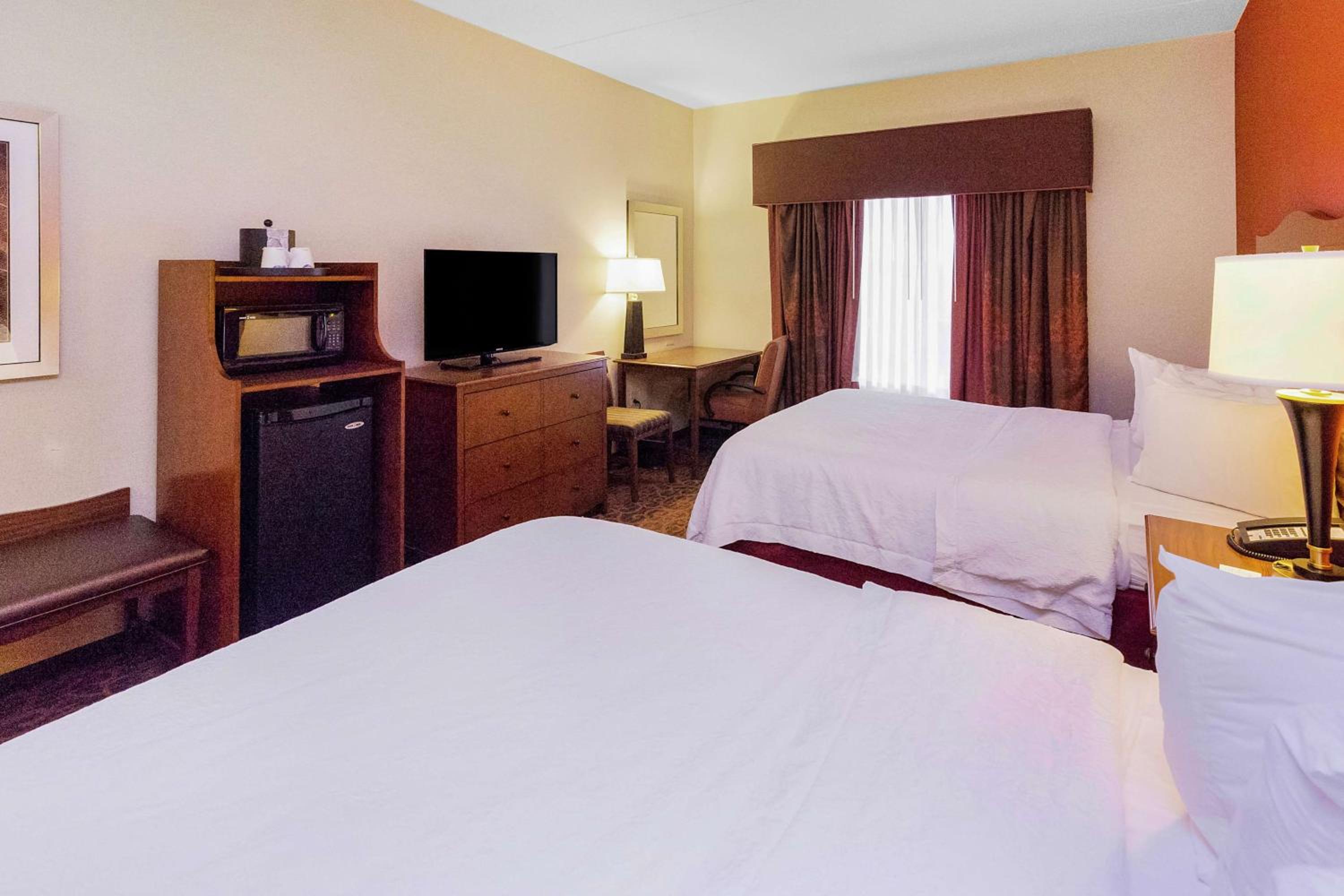 Room with Two Queen Beds - Non-Smoking