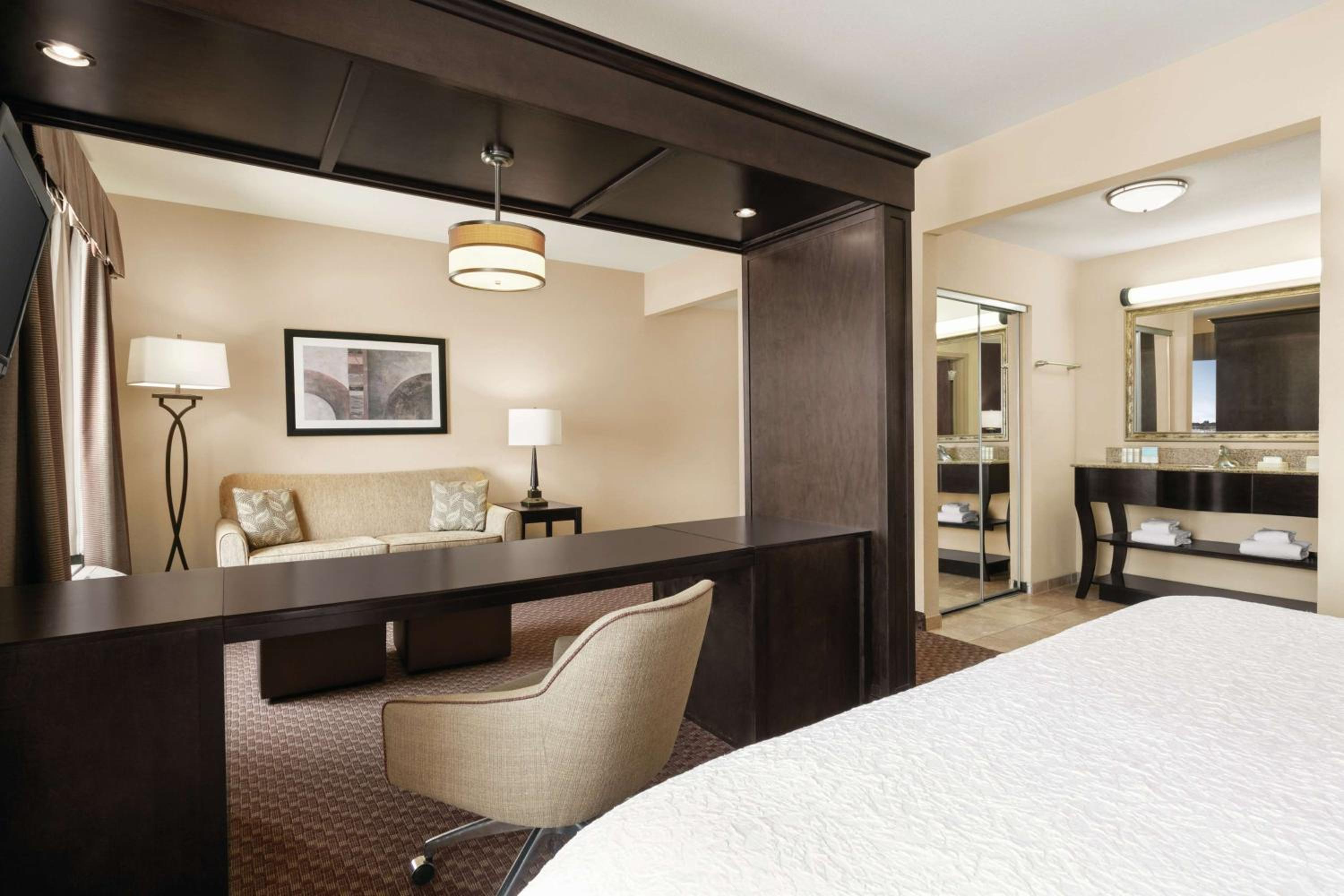 King Studio Suite with Sofa Bed - Non-Smoking - Photo 1
