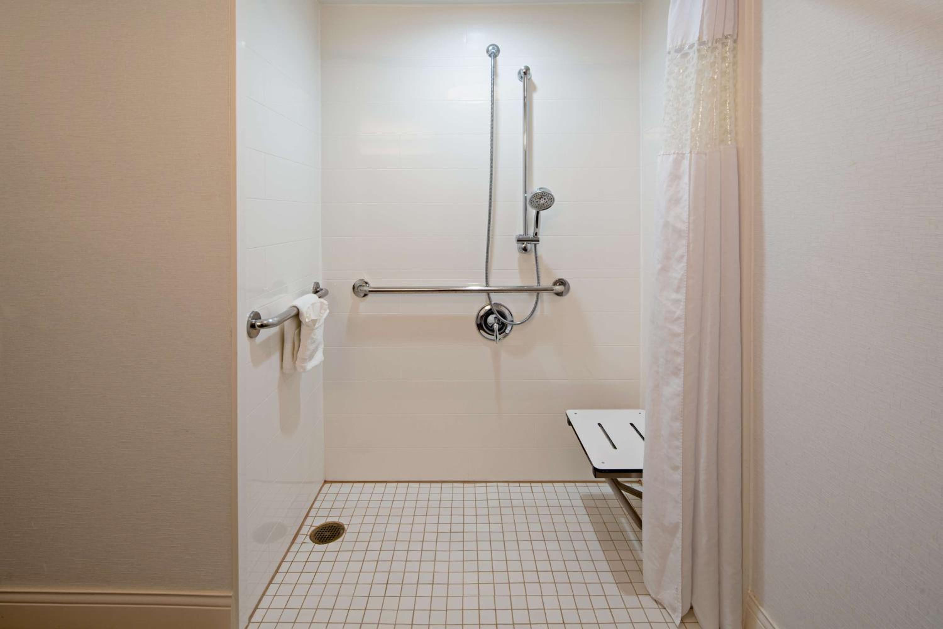Double Room with Two Double Beds - Non-Smoking - Photo 6