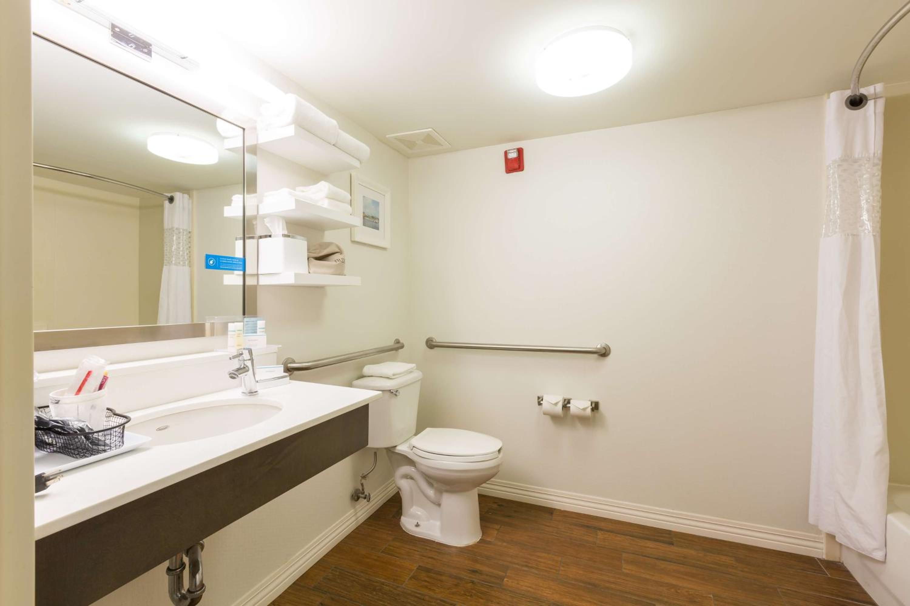 King Room - Mobility Access/Non-Smoking - Photo 5
