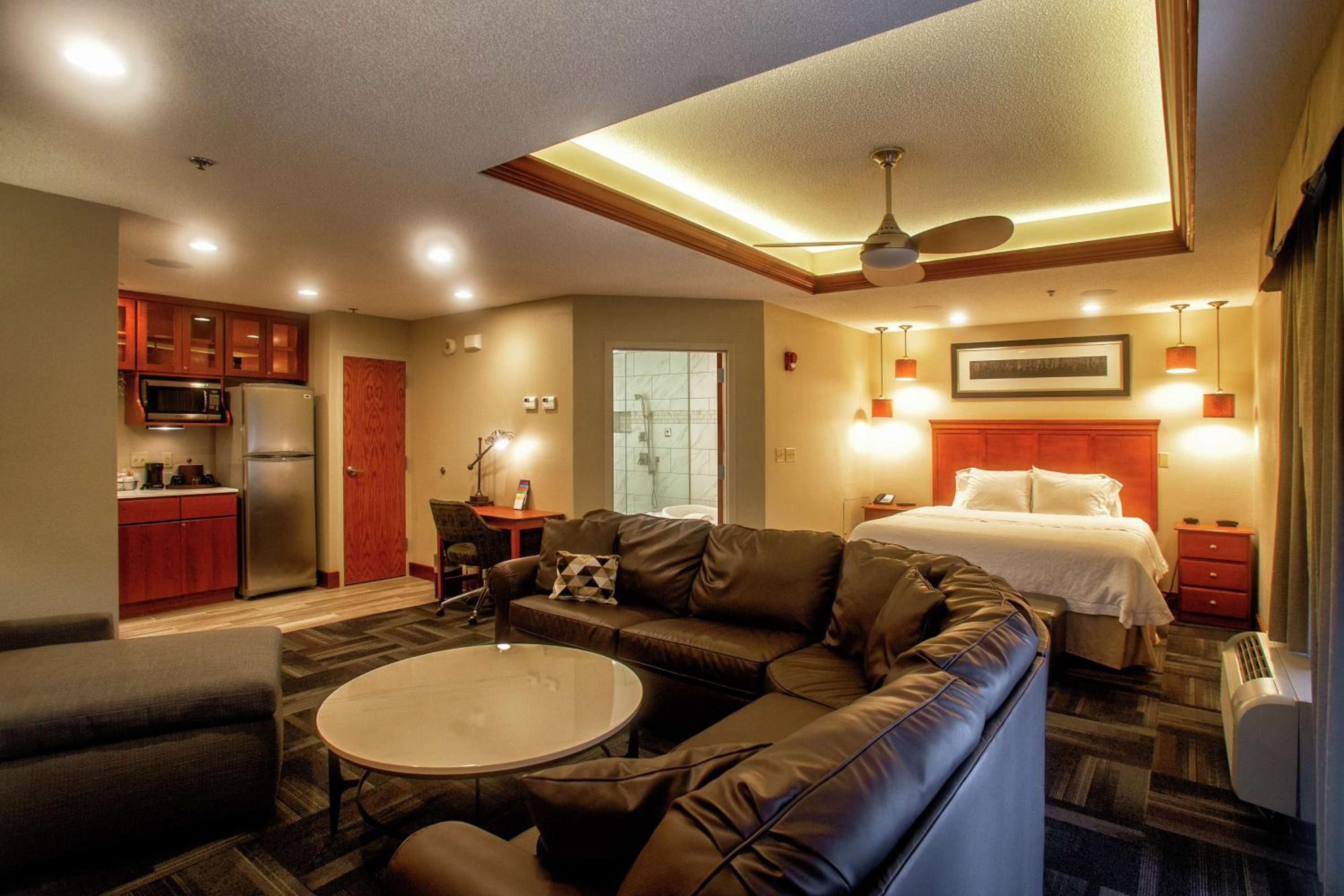 King Studio with Spa Bath - Non-Smoking - Photo 1