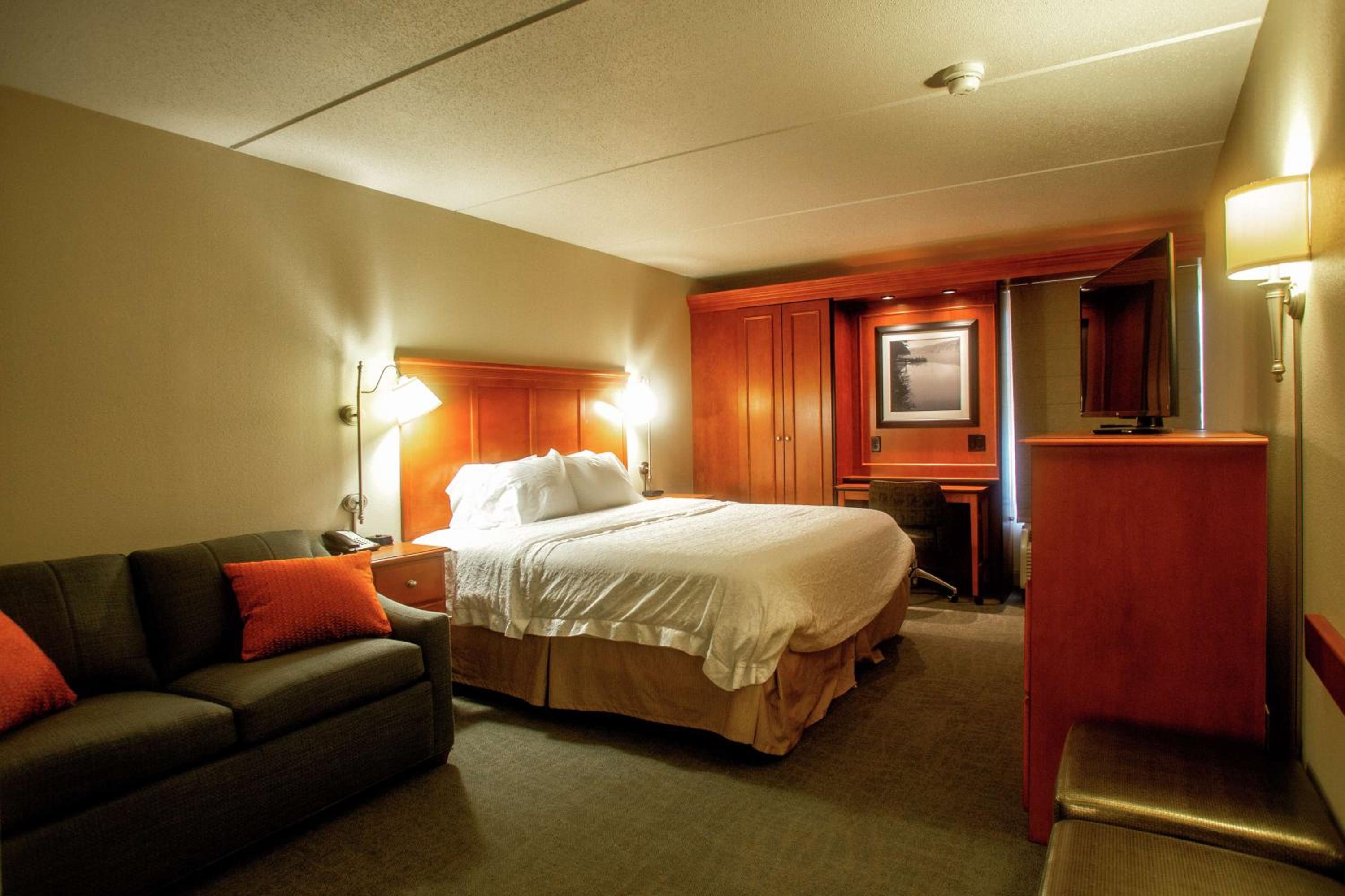 King Room with Sofa Bed and Study - Non-Smoking - Photo 2