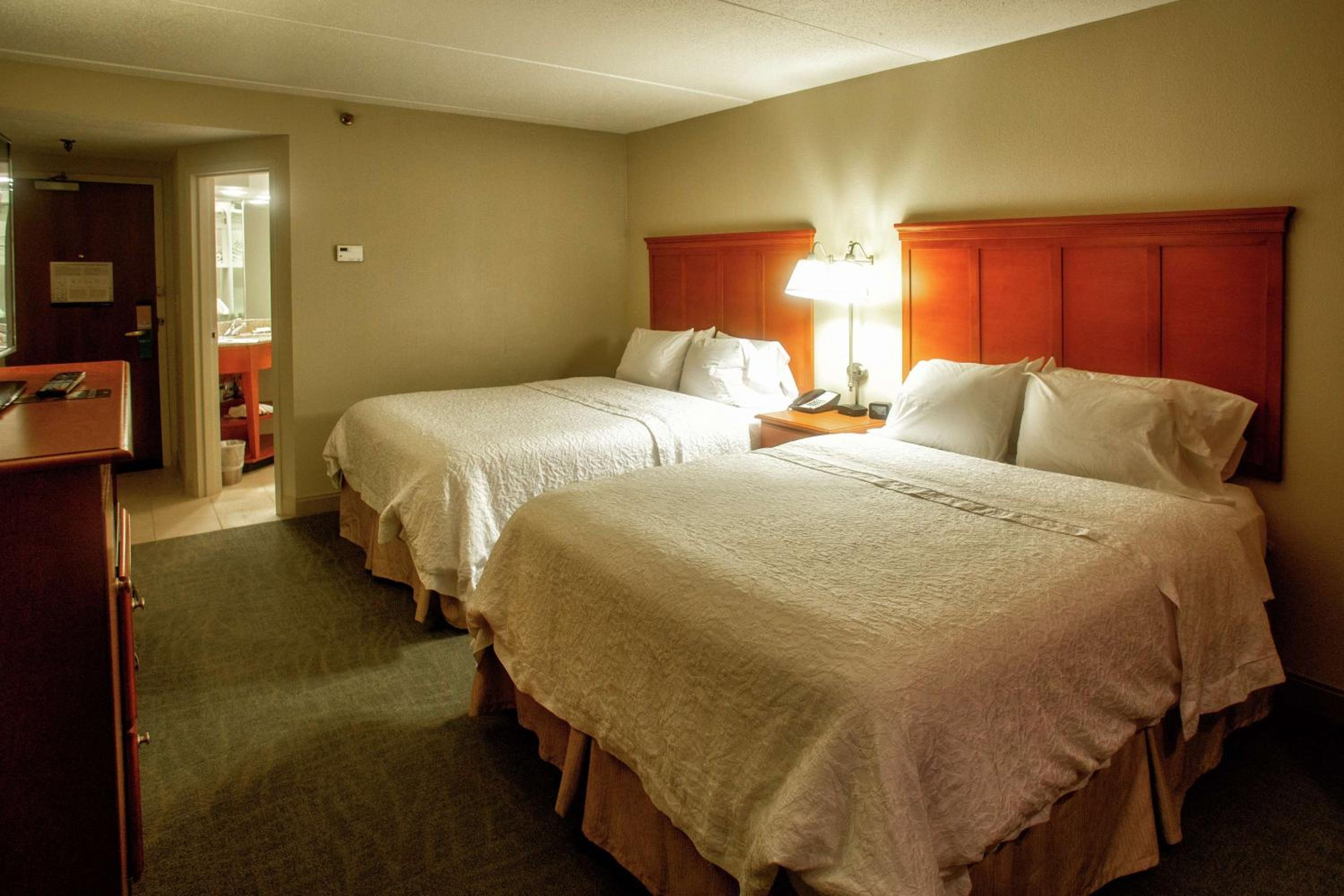 Room with Two Queen Beds - Non-Smoking - Photo 1