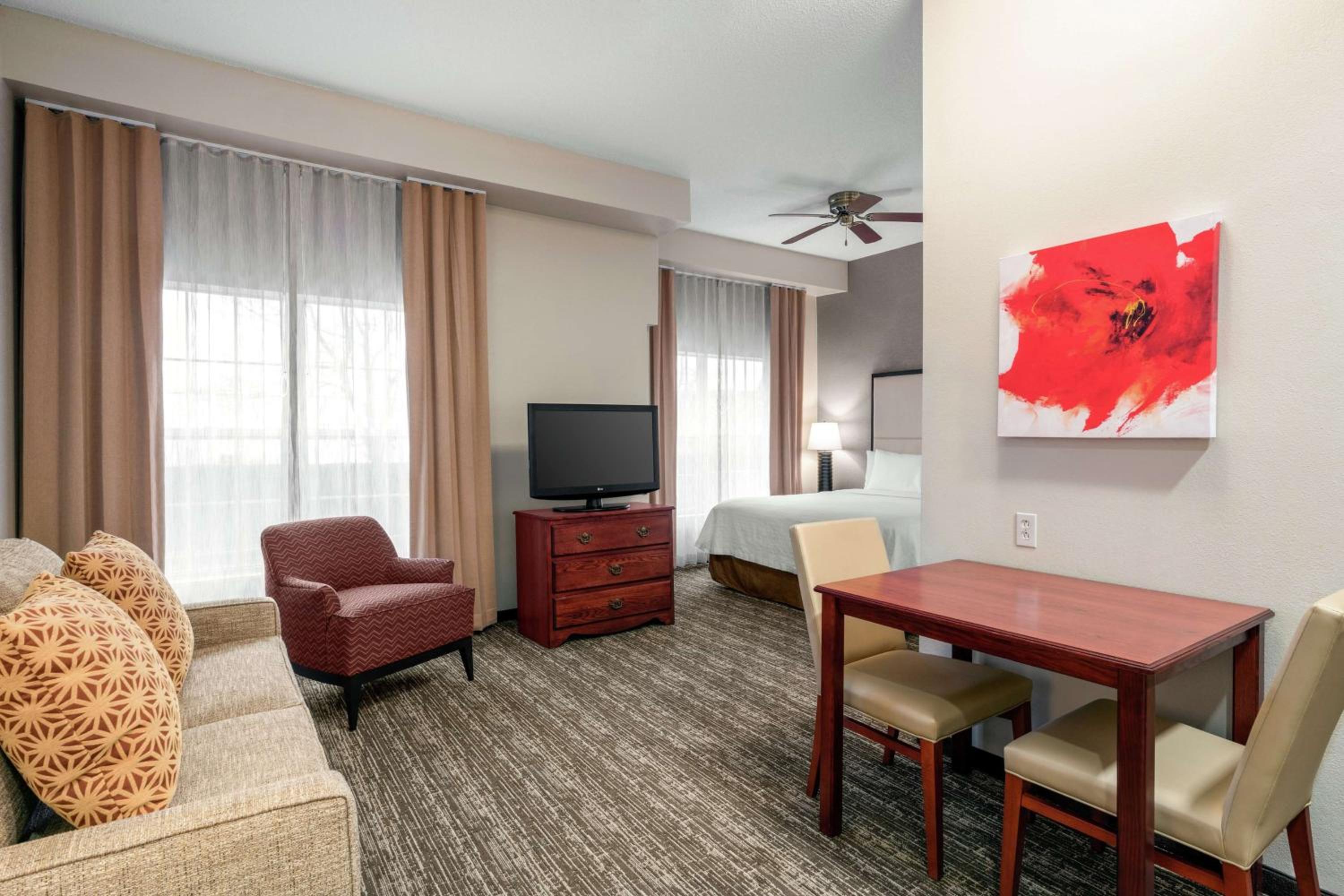 King Suite - Mobility Access/Non-Smoking - Photo 2