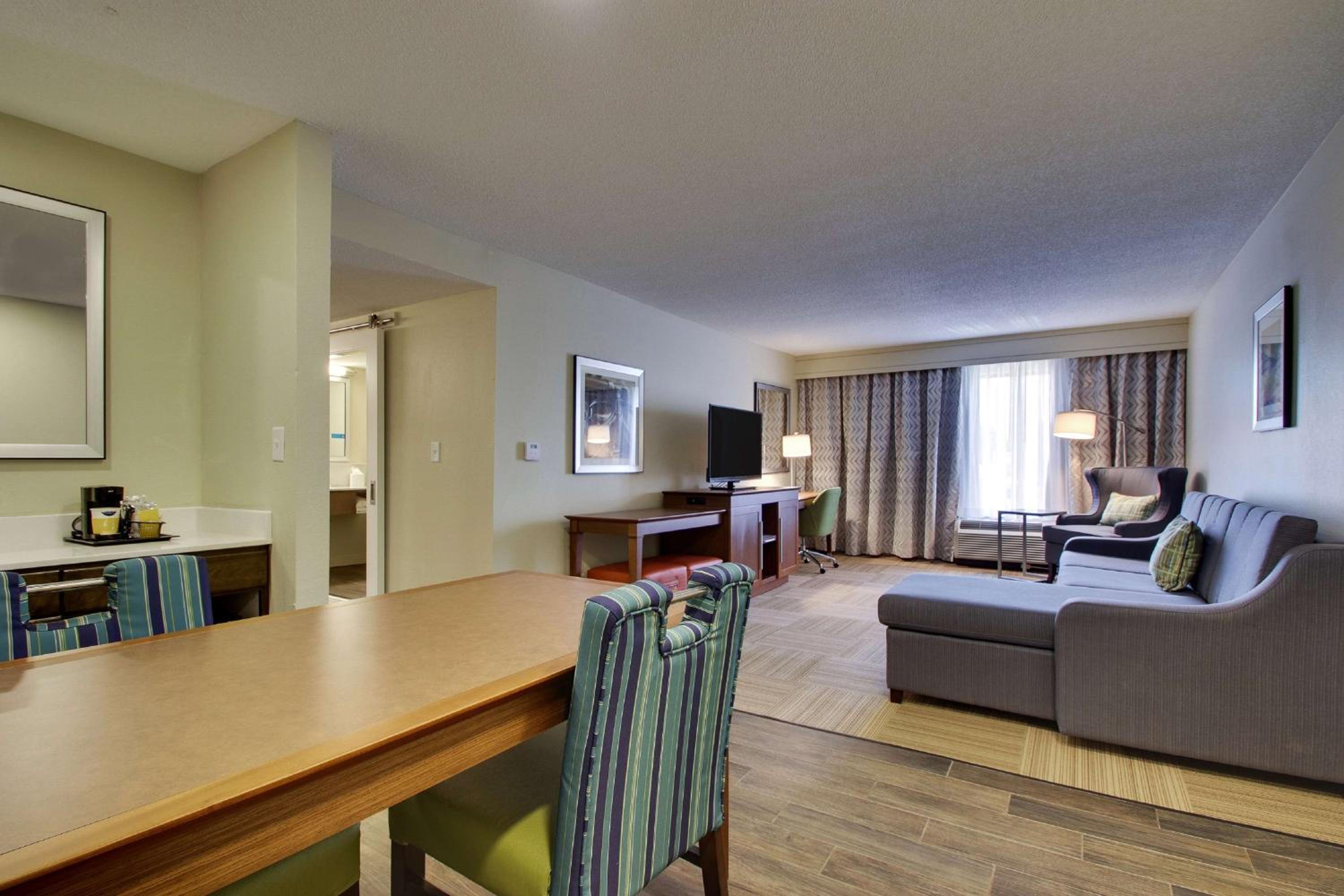 One-Bedroom King Suite - Non-Smoking - Photo 1