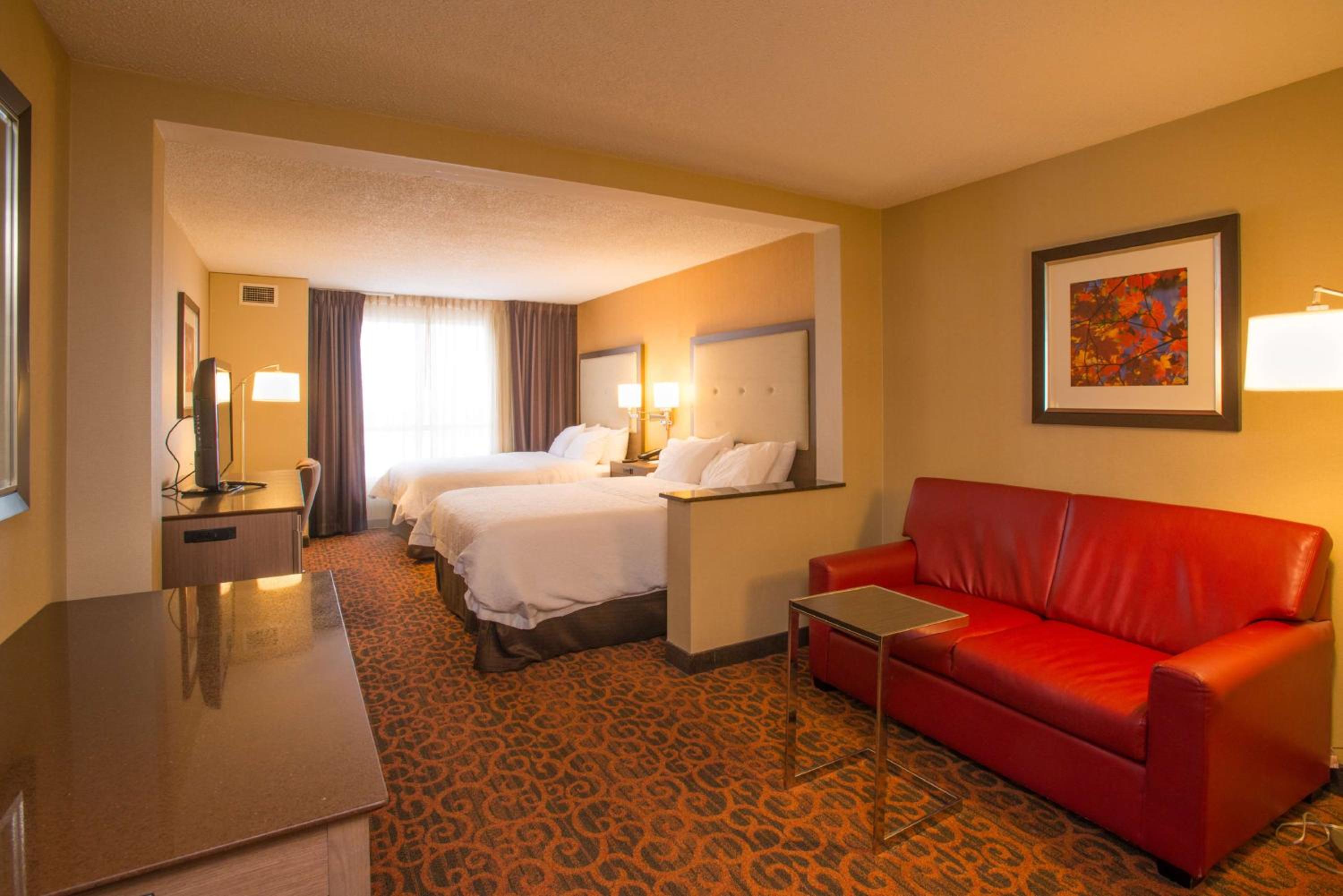 Queen Room with Two Queen Beds - Non-Smoking - Photo 1