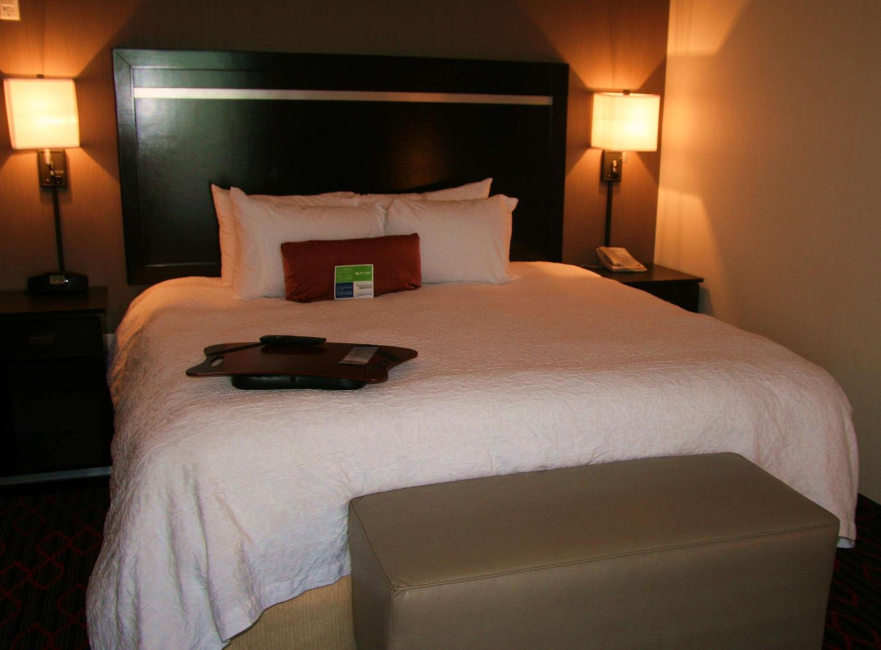 King Room with King Bed - Non-Smoking - Photo 1