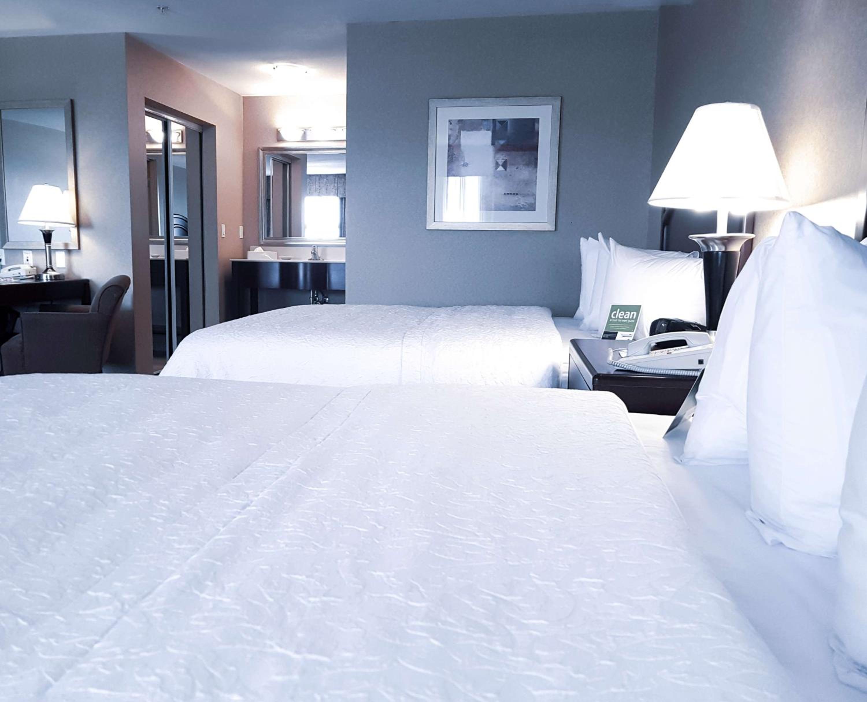 Room with Two Queen Beds - Non-Smoking