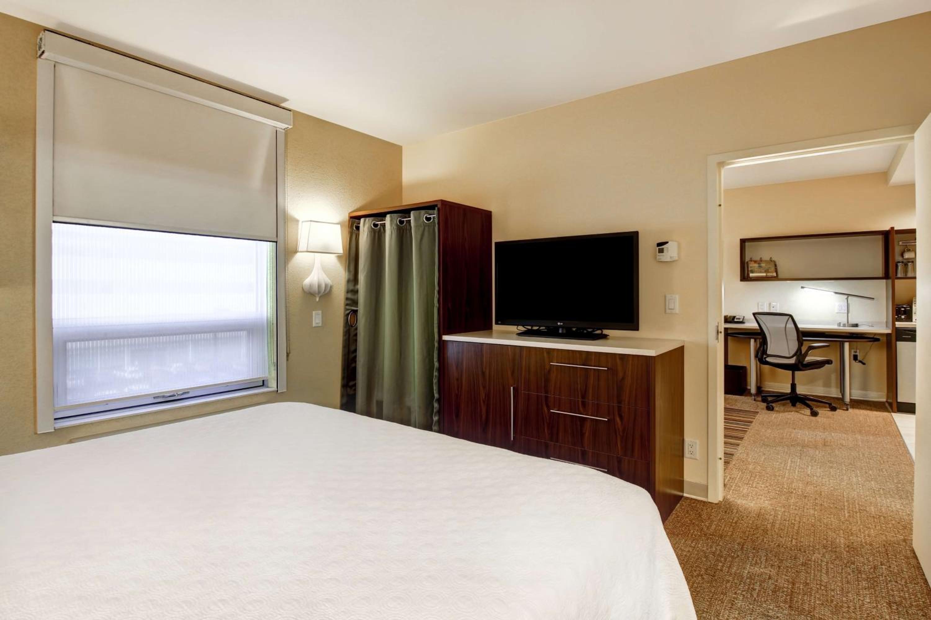 King Suite with Sofa Bed - Non-Smoking